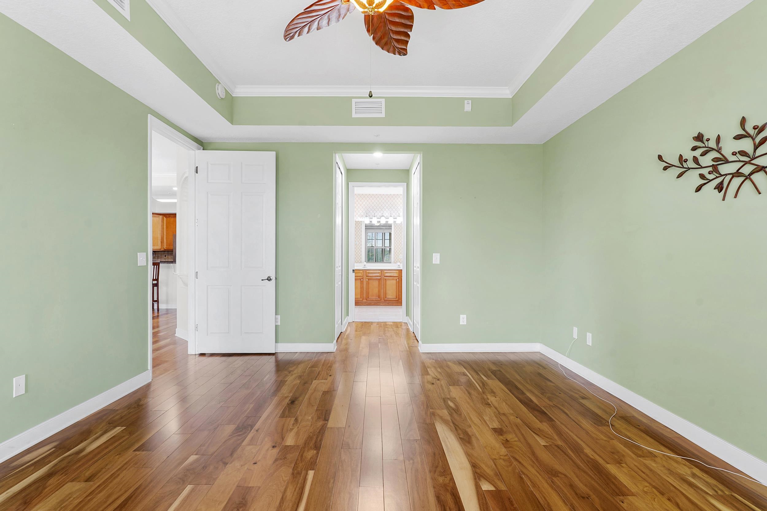 160 Pantano Cay Blvd