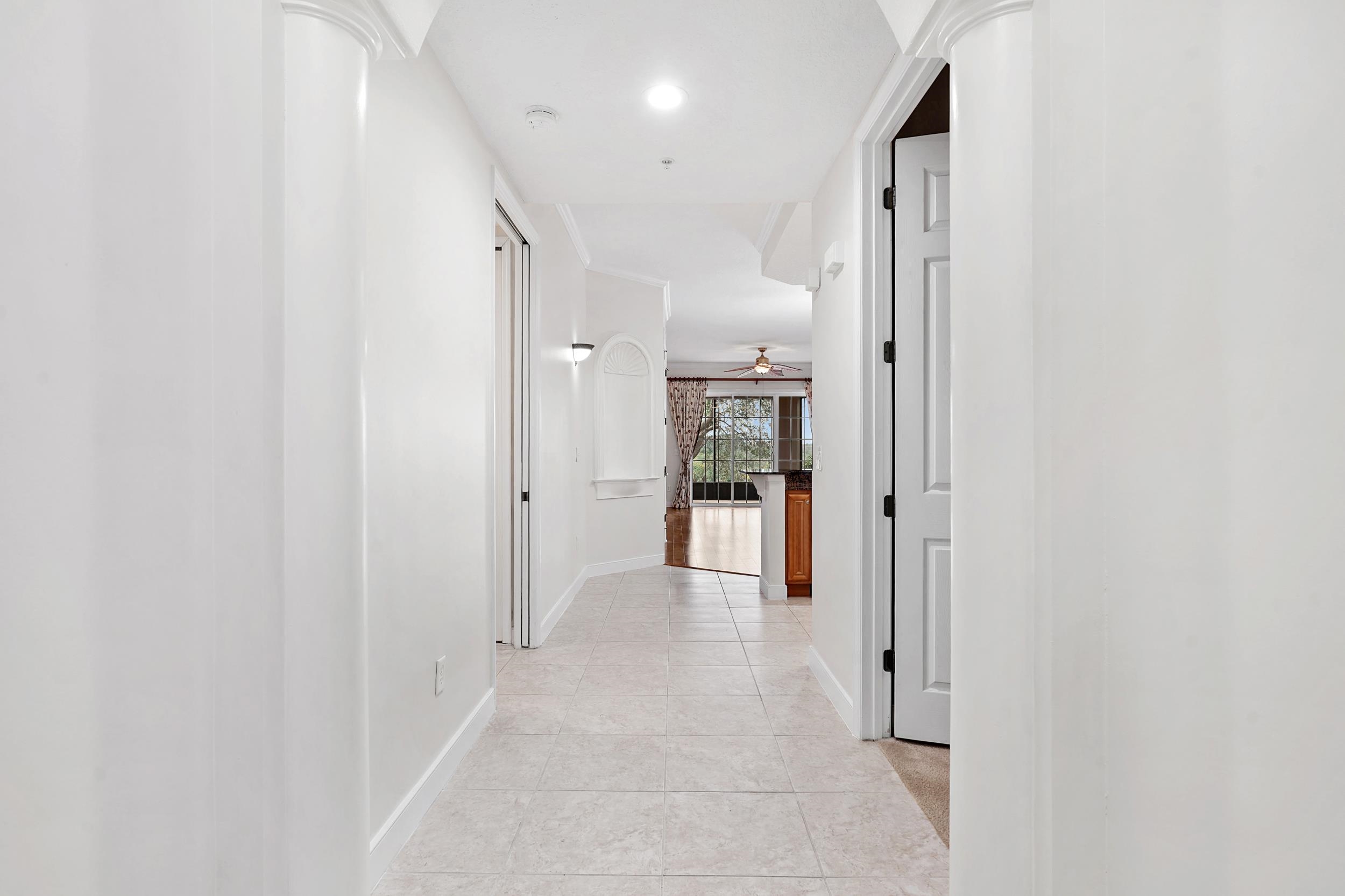 160 Pantano Cay Blvd