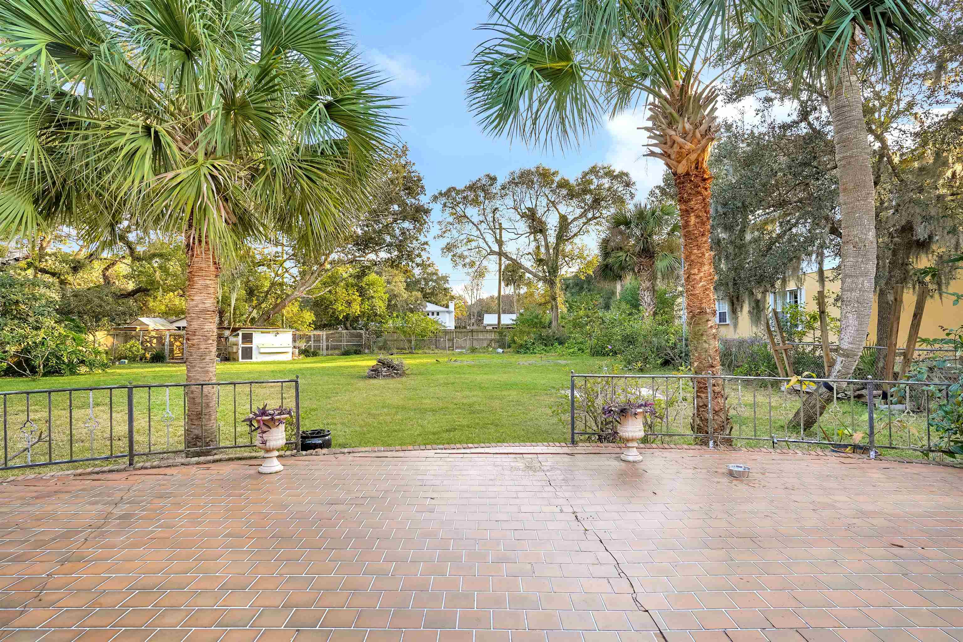 40 Willow Drive