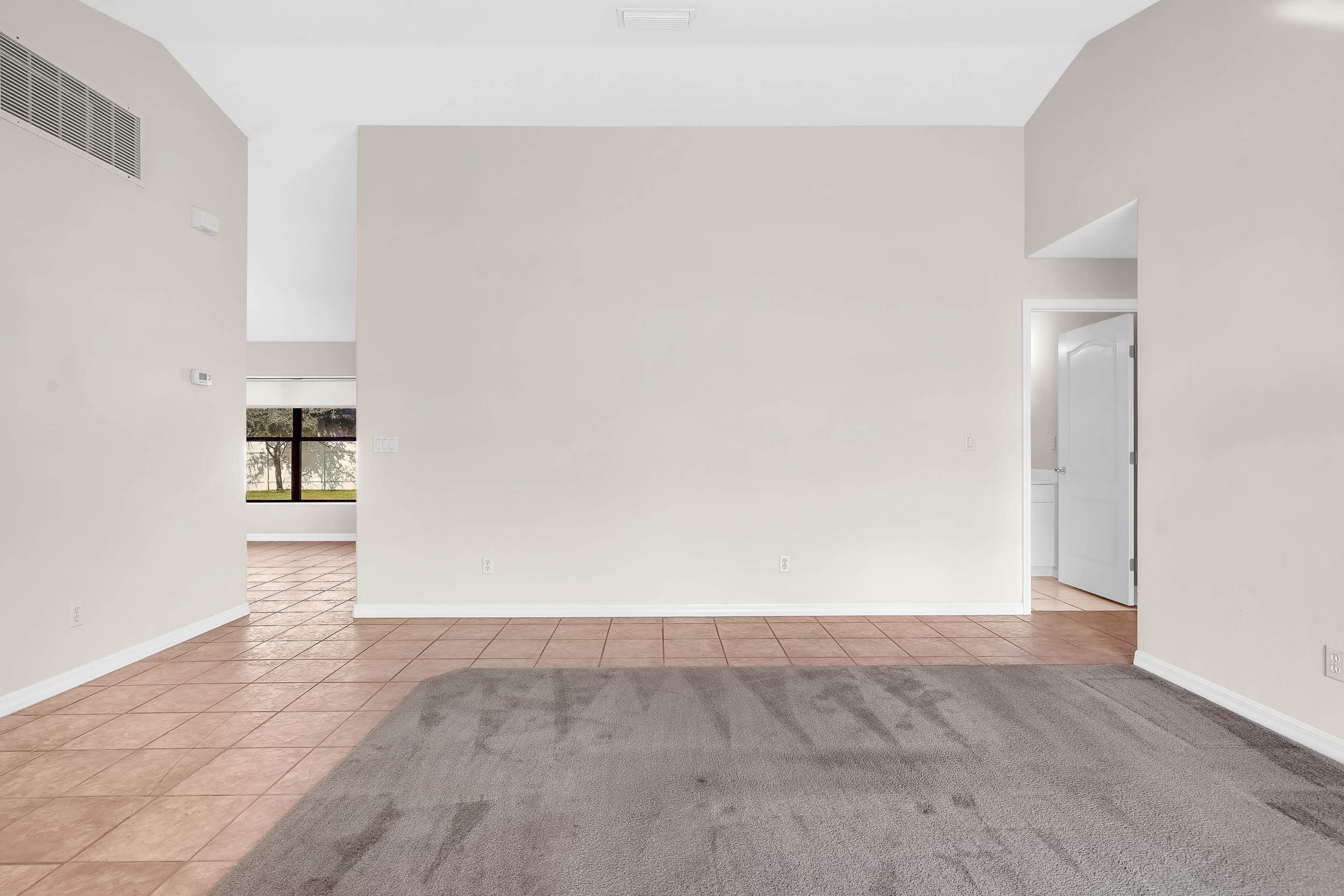 11 Lytton Ln