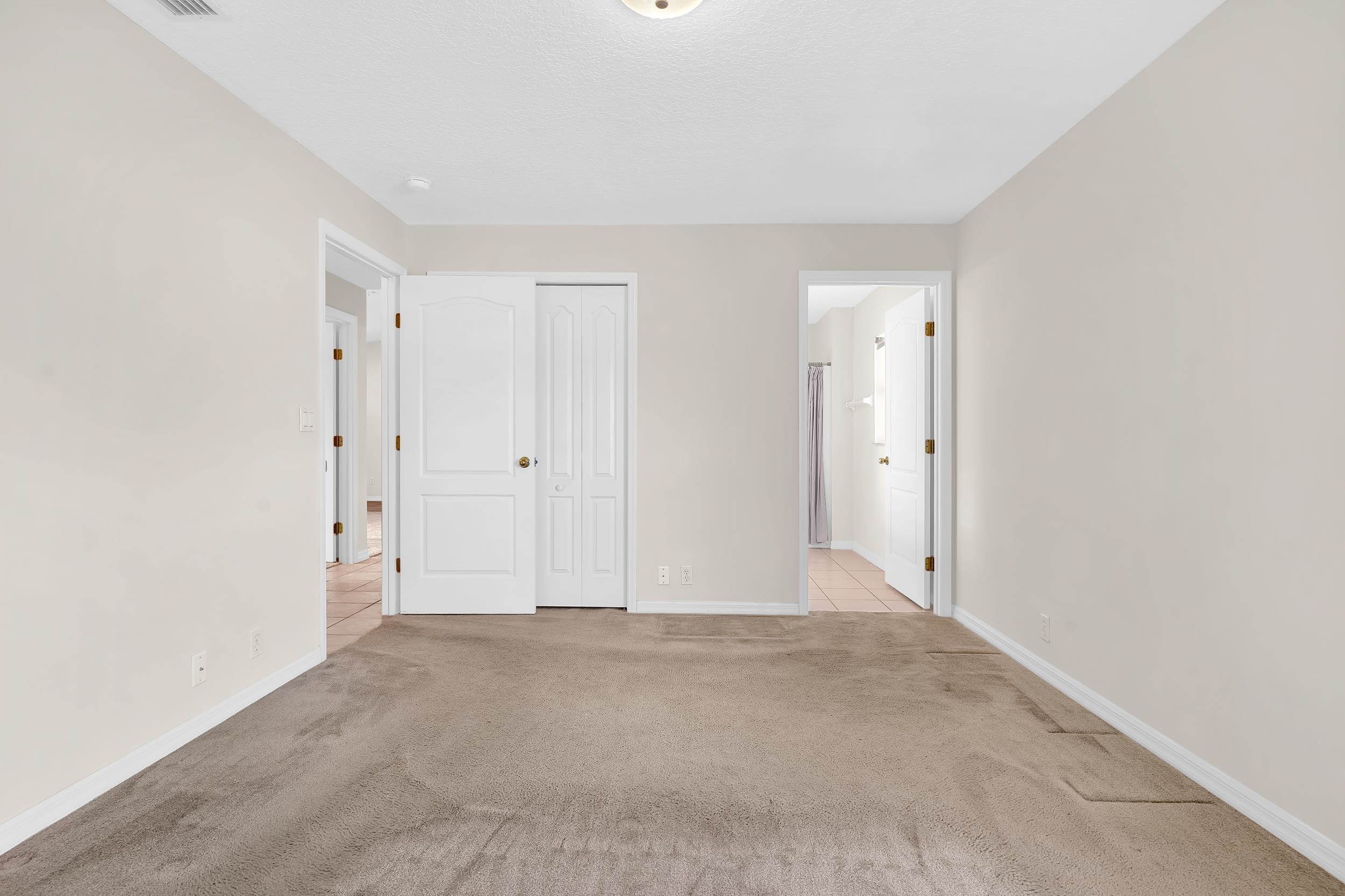 11 Lytton Ln