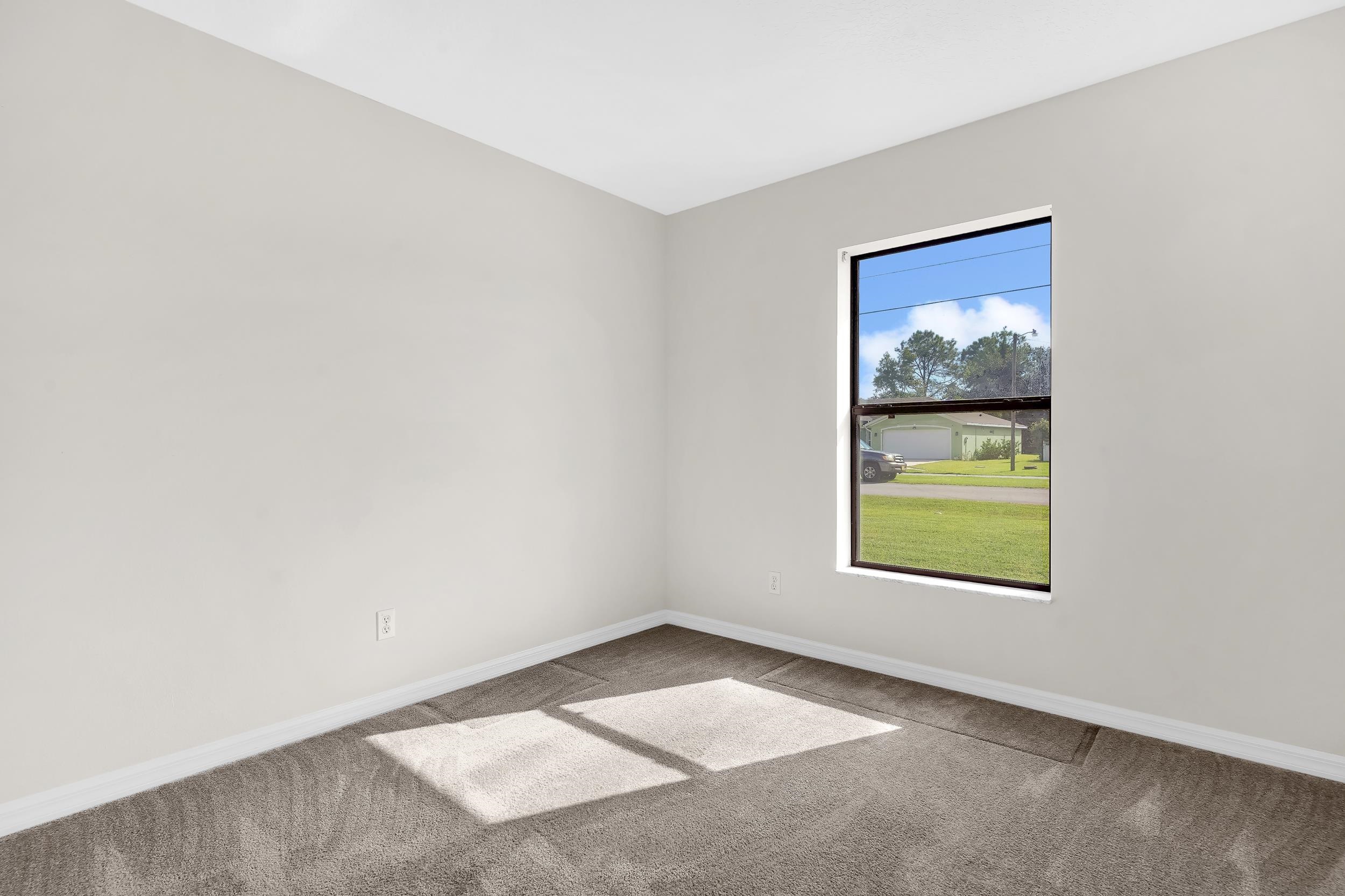 11 Lytton Ln