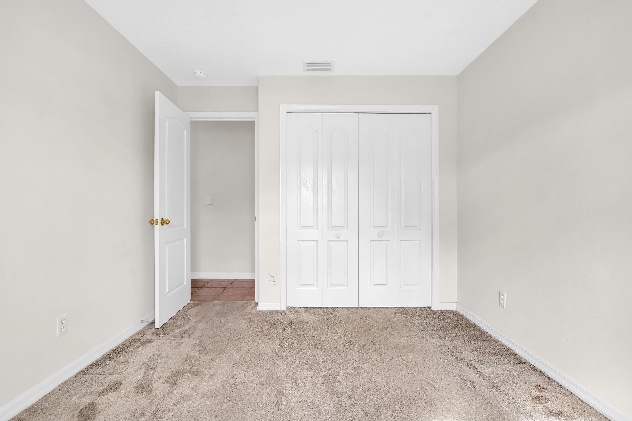 11 Lytton Ln