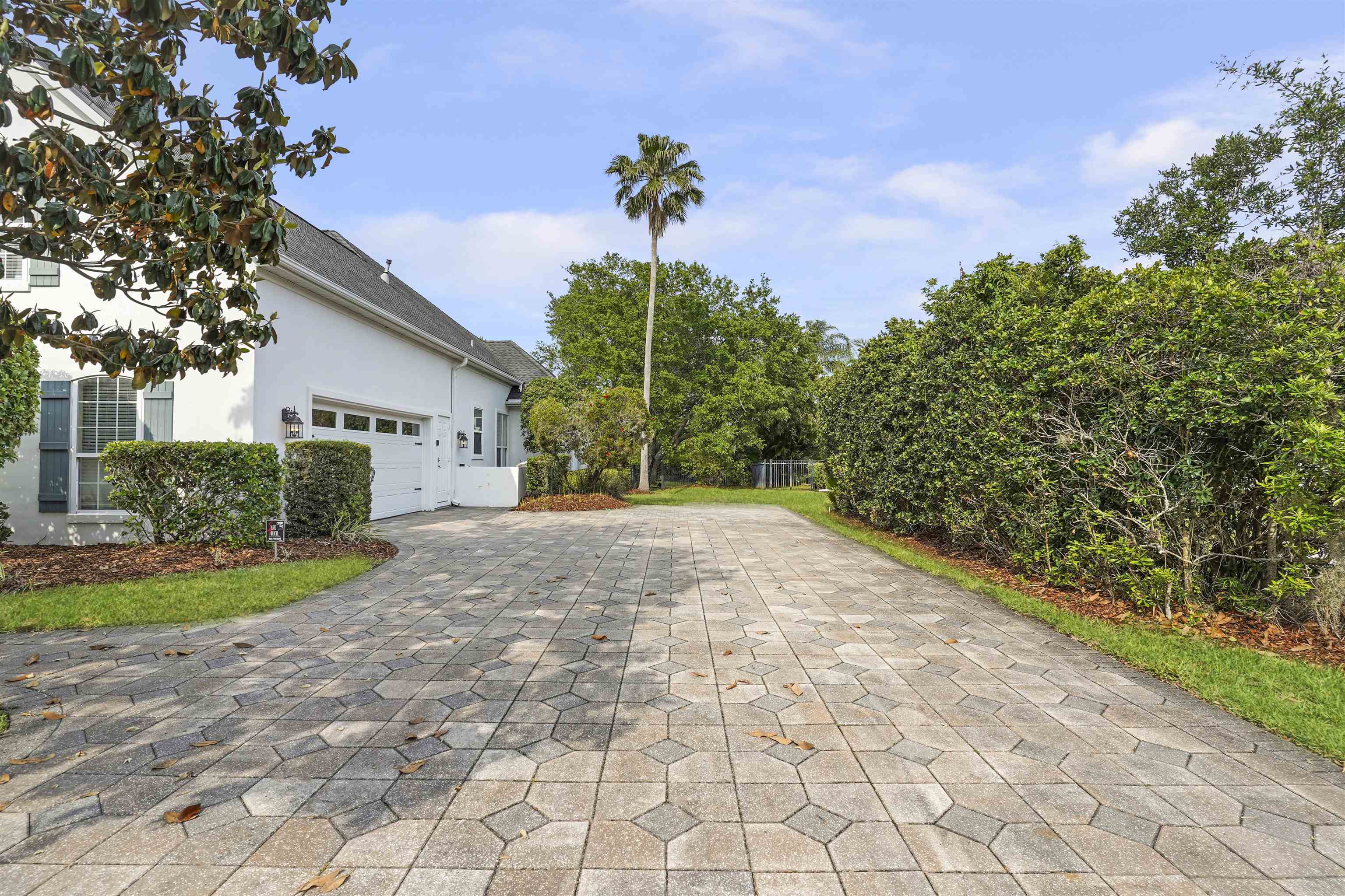 220 Fiddlers Point Dr