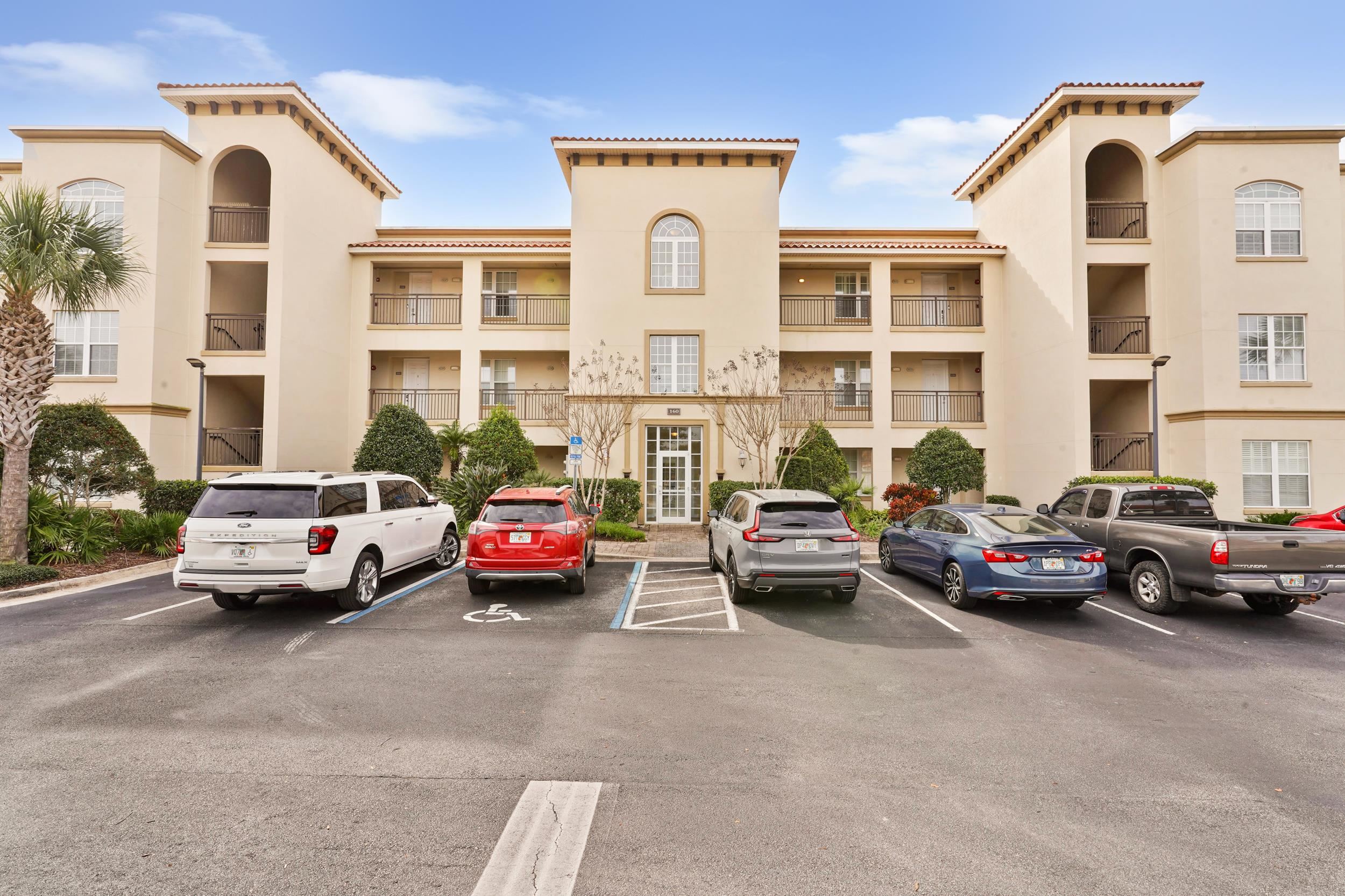 160 Pantano Cay Blvd
