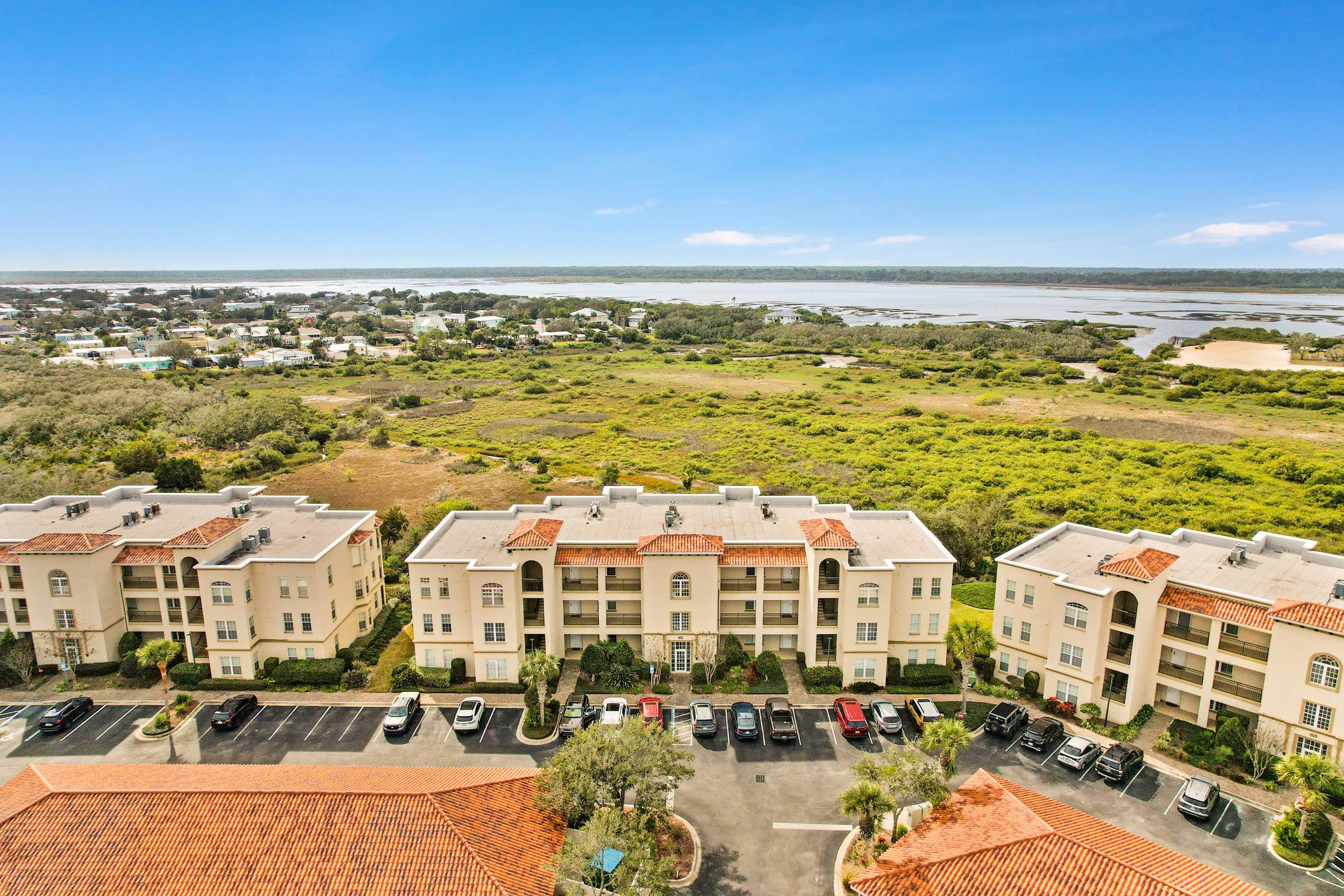 160 Pantano Cay Blvd