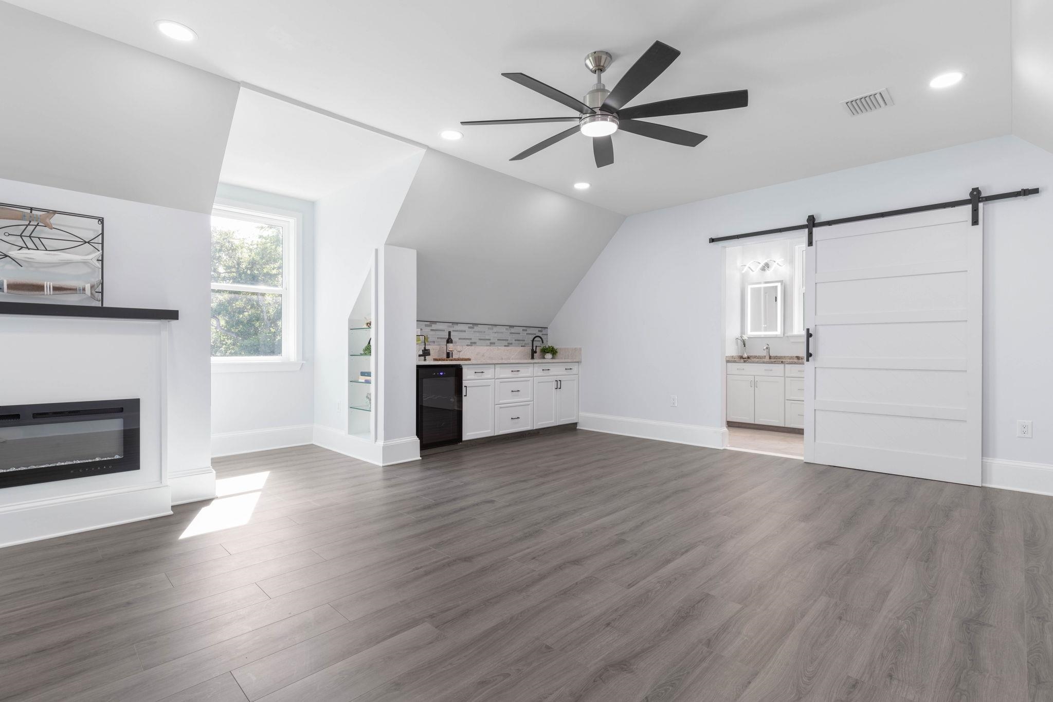 117 Hernandez Ave