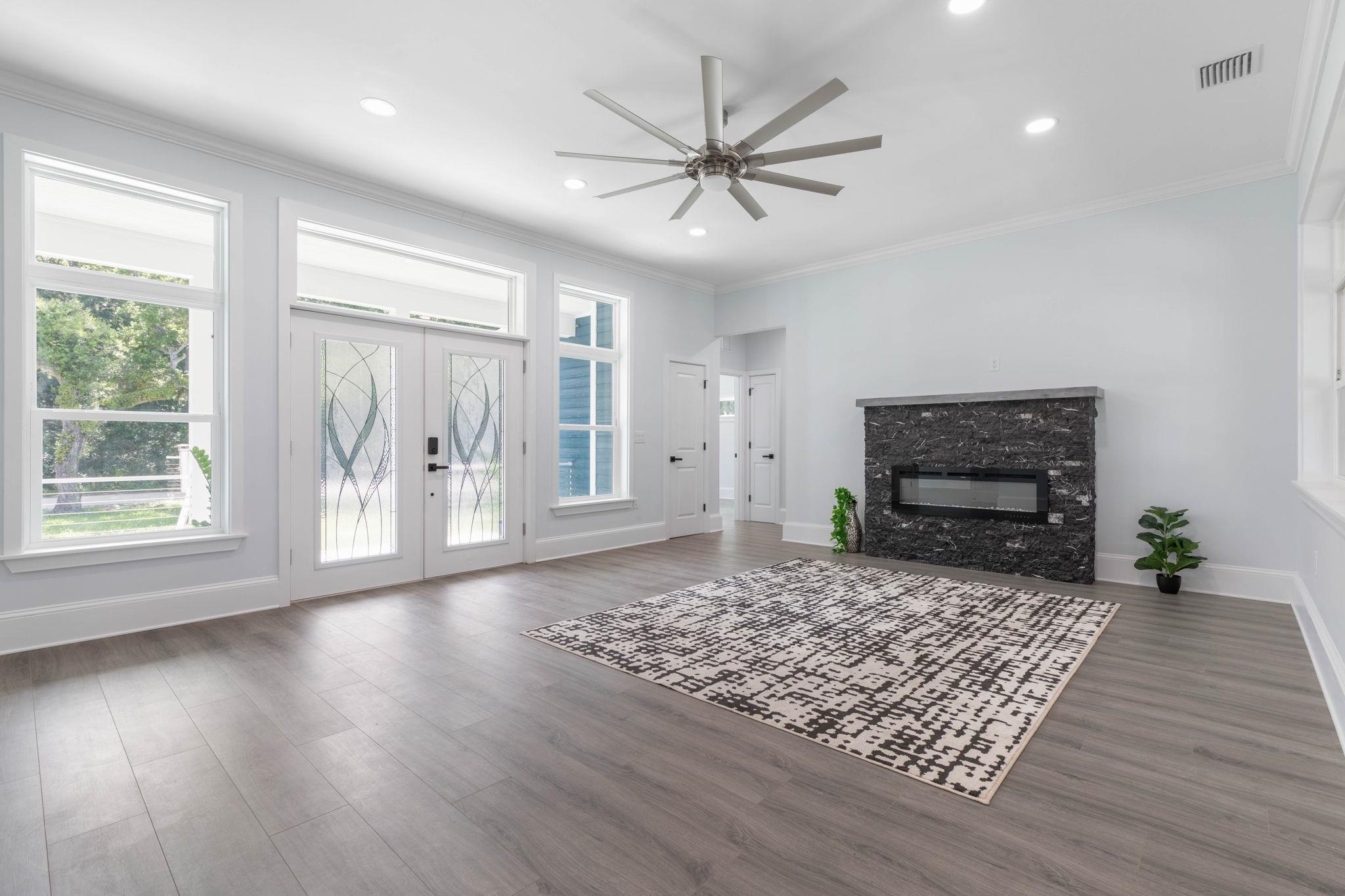 117 Hernandez Ave
