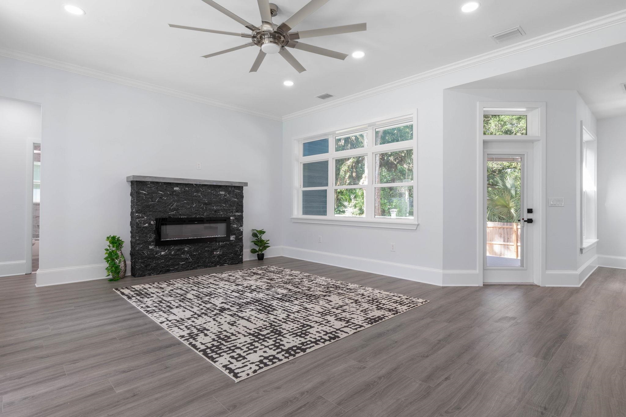 117 Hernandez Ave