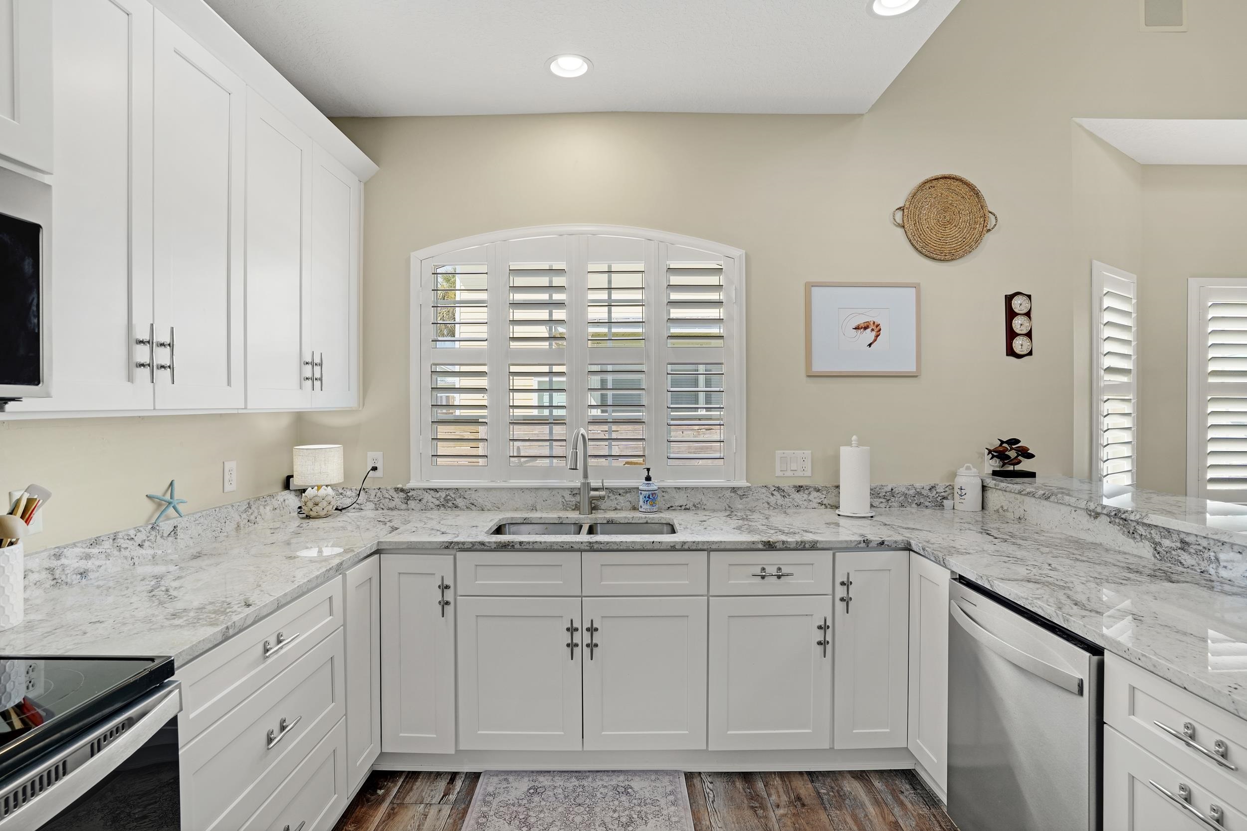 5501 Sunset Landing Cir
