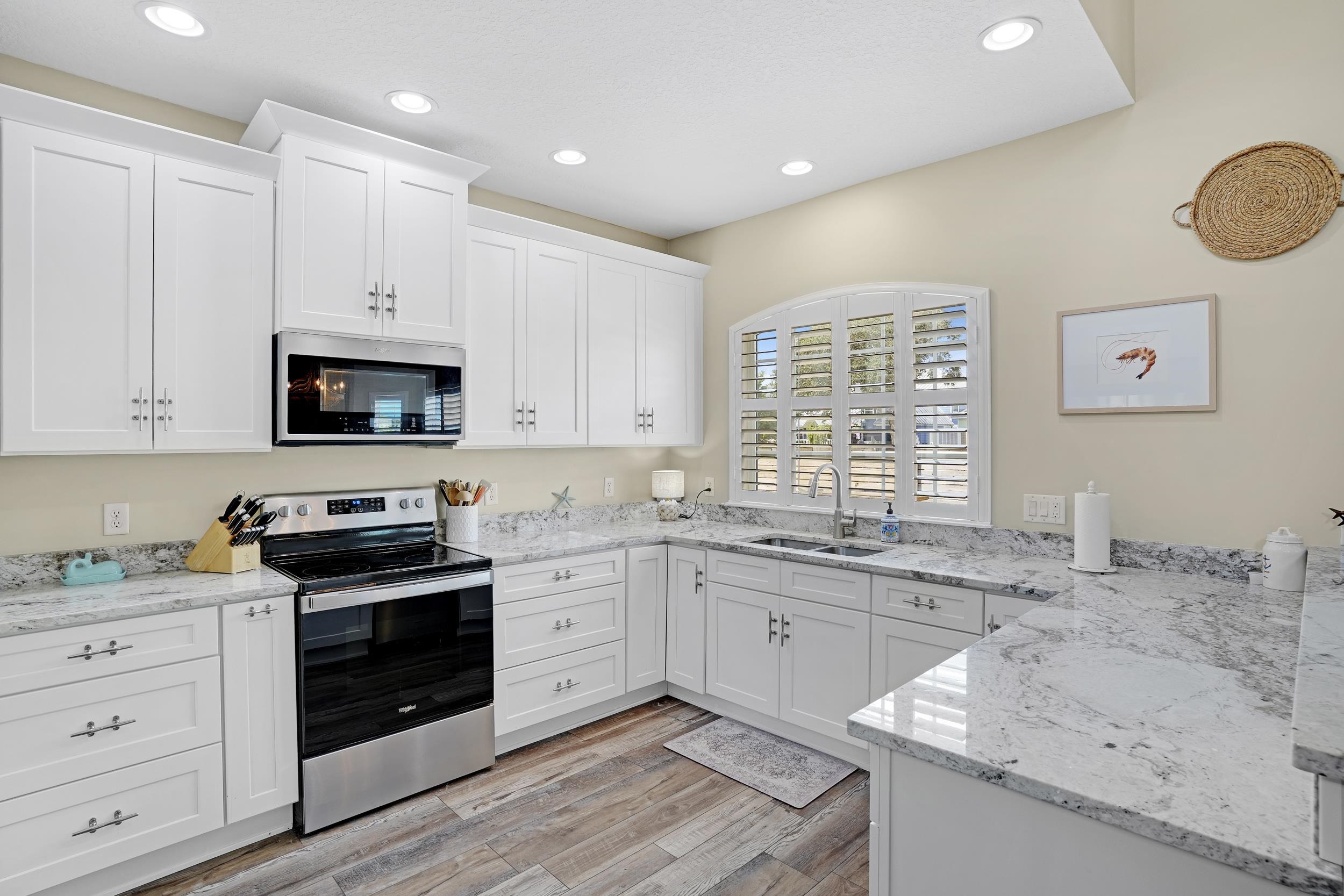 5501 Sunset Landing Cir