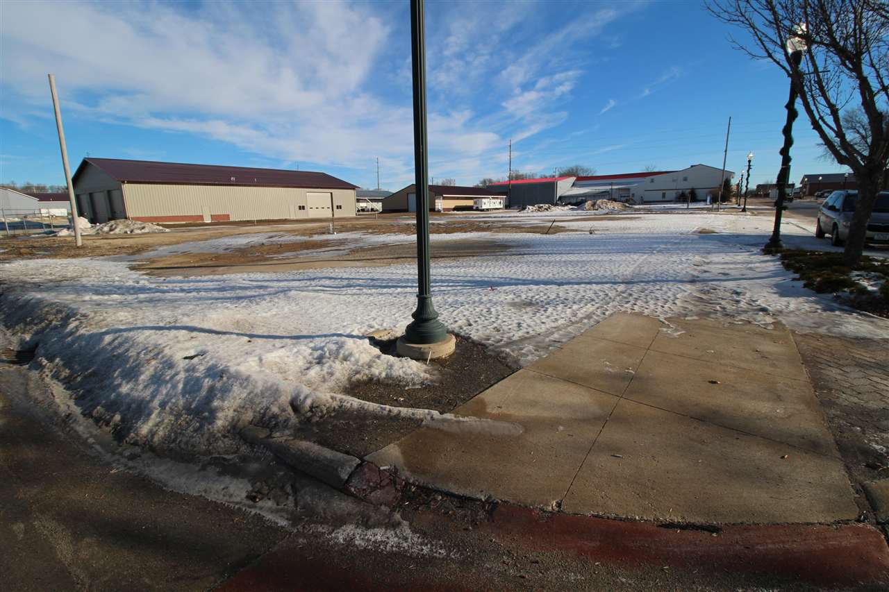 000 Lake Street, Spirit Lake, IA 51360 