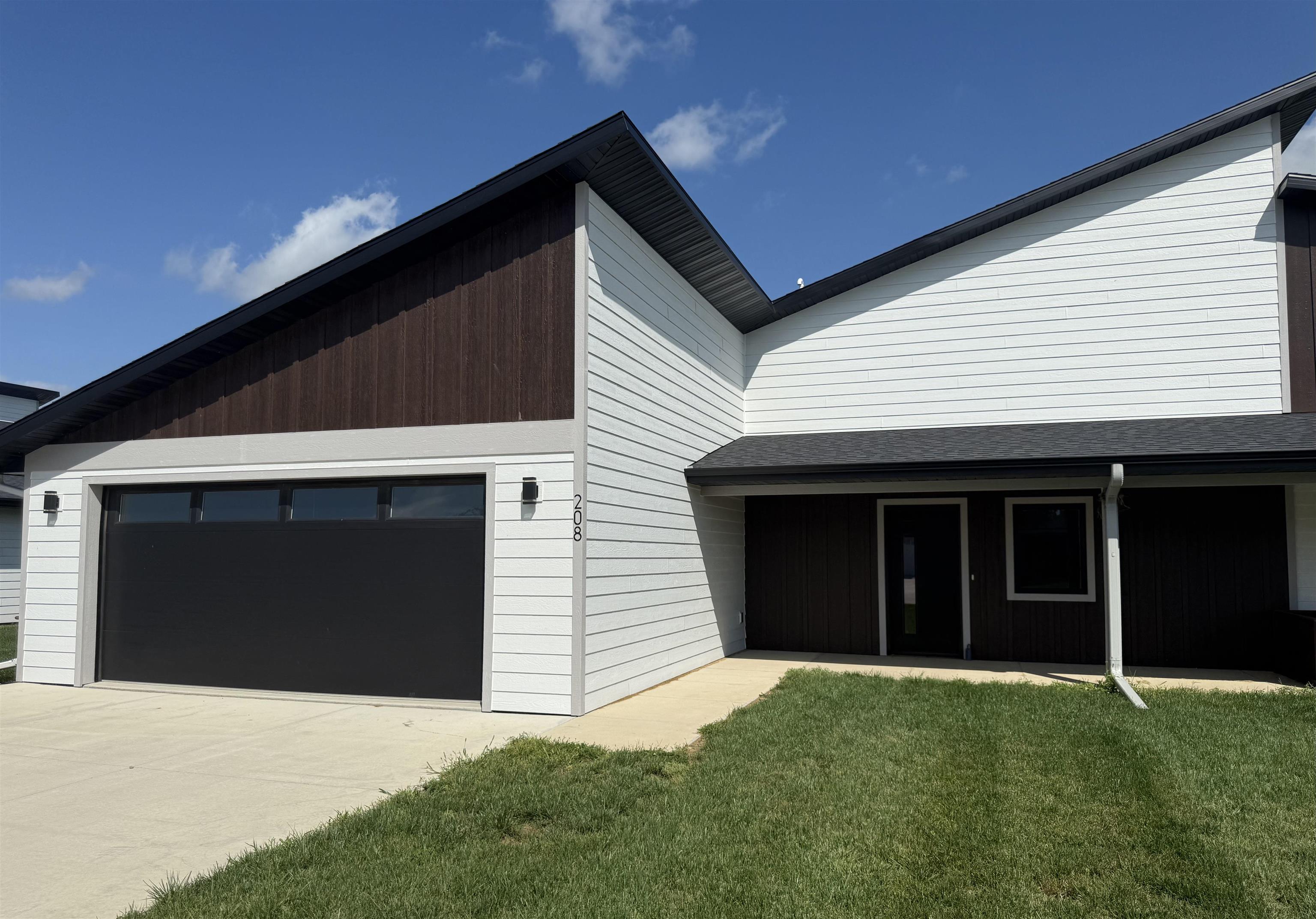 208 34th Avenue, Spencer, IA 51301 