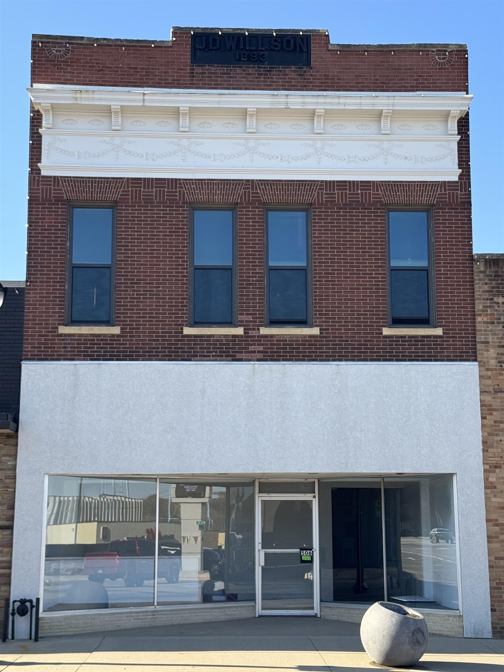 506 Central Avenue, Estherville, IA 51334 