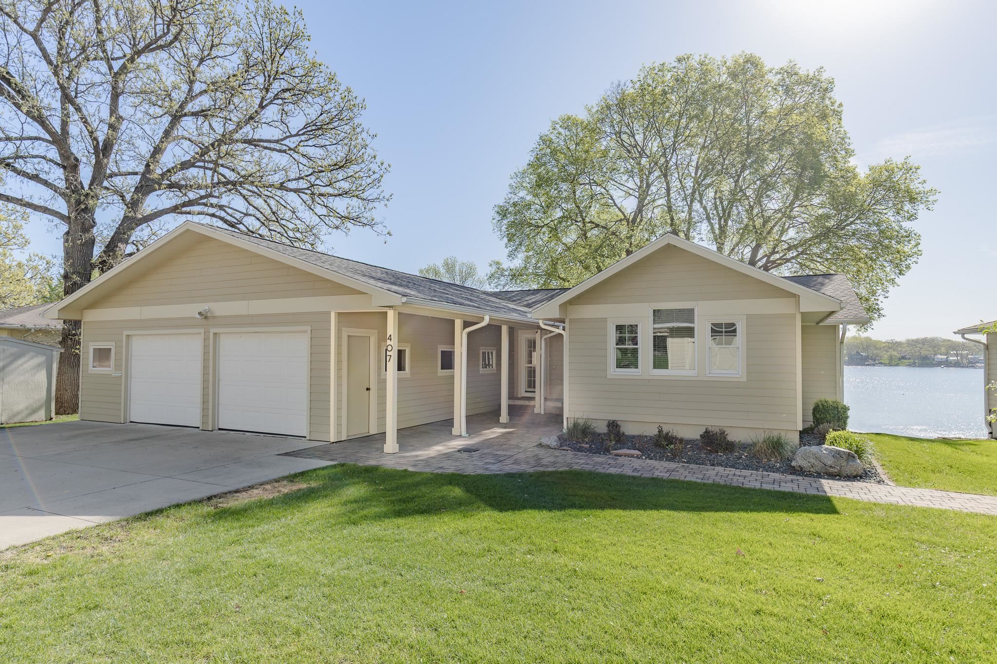 407 8th Street, Spirit Lake, IA 51360 