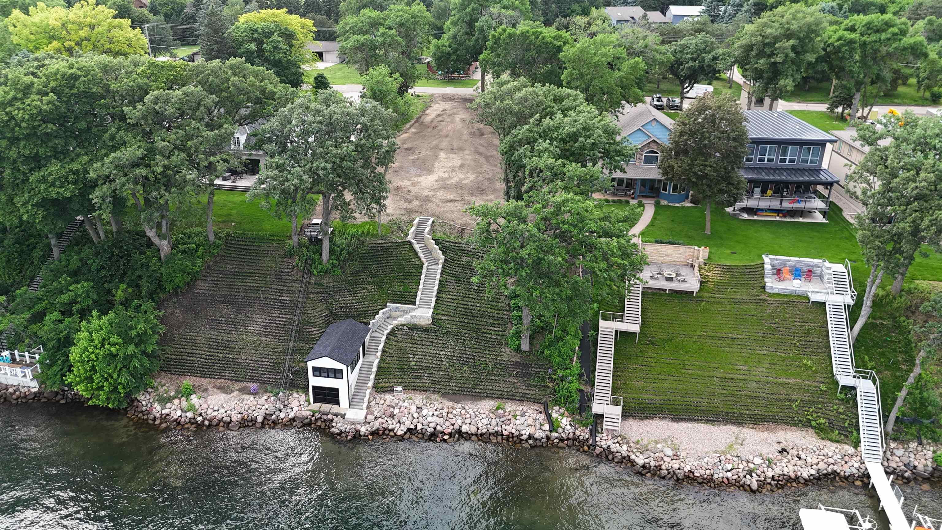 2204 Manhattan Boulevard, Wahpeton, IA 51351 