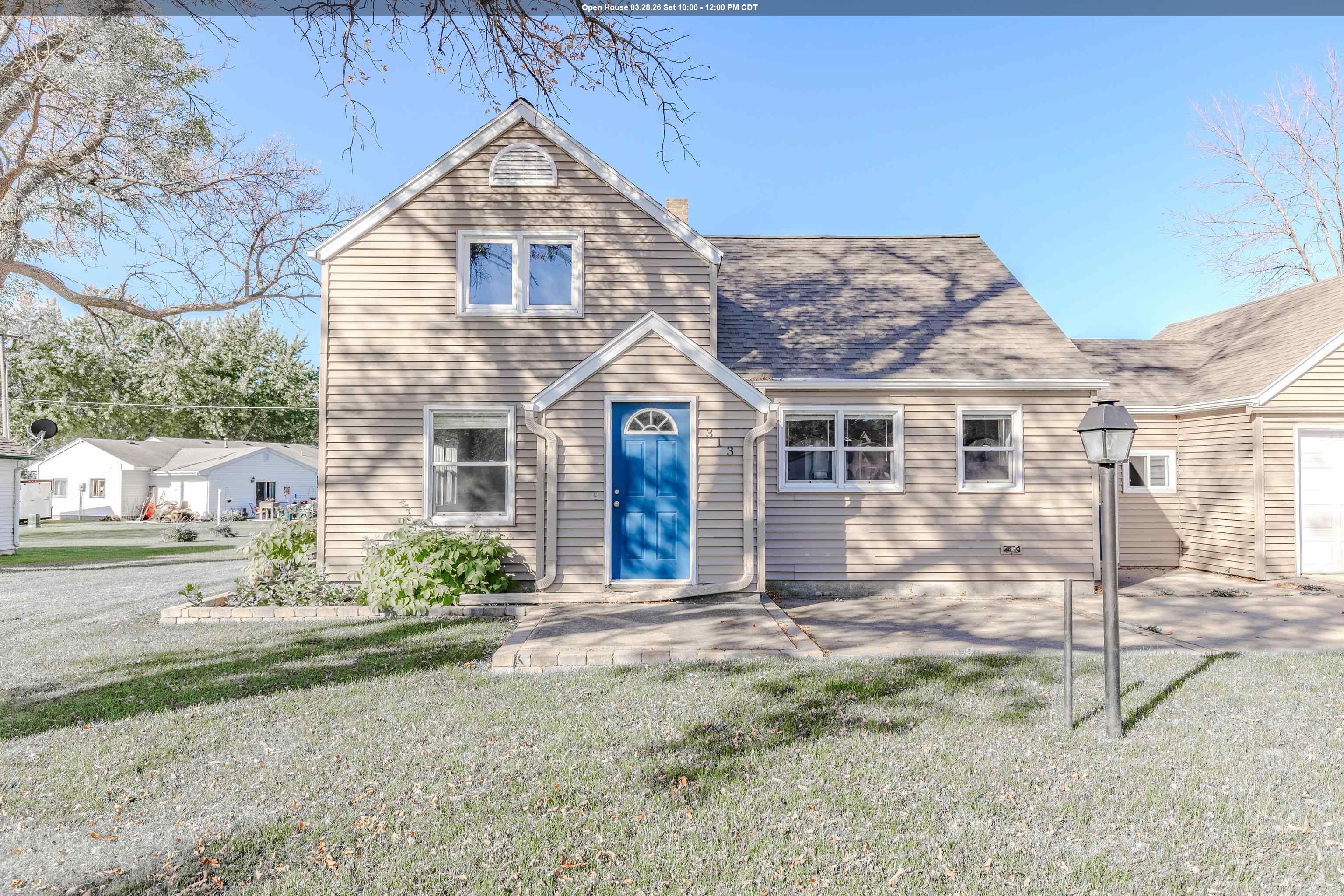 313 3rd Street, Lake Park, IA 51347 