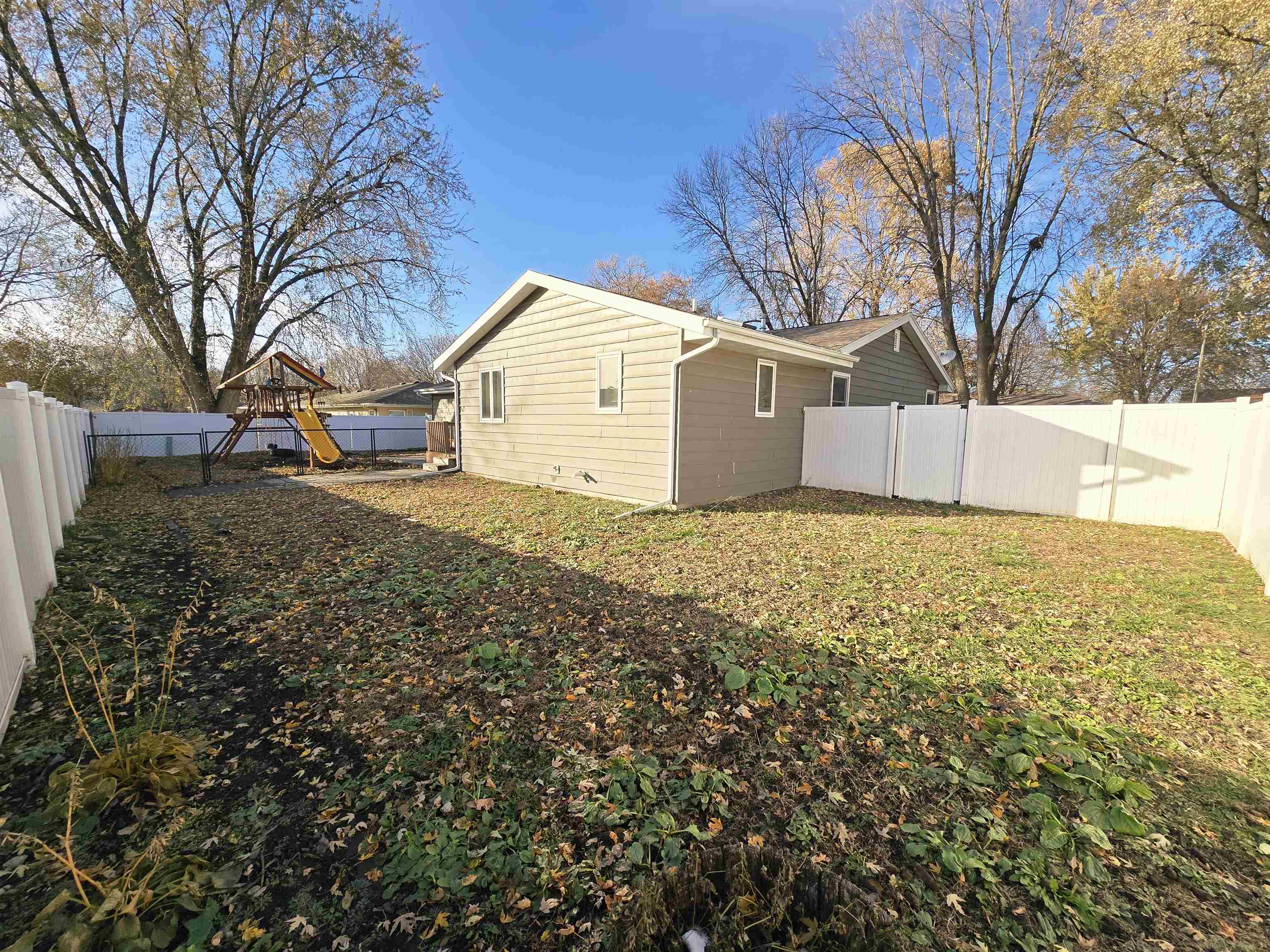 MLS #251477