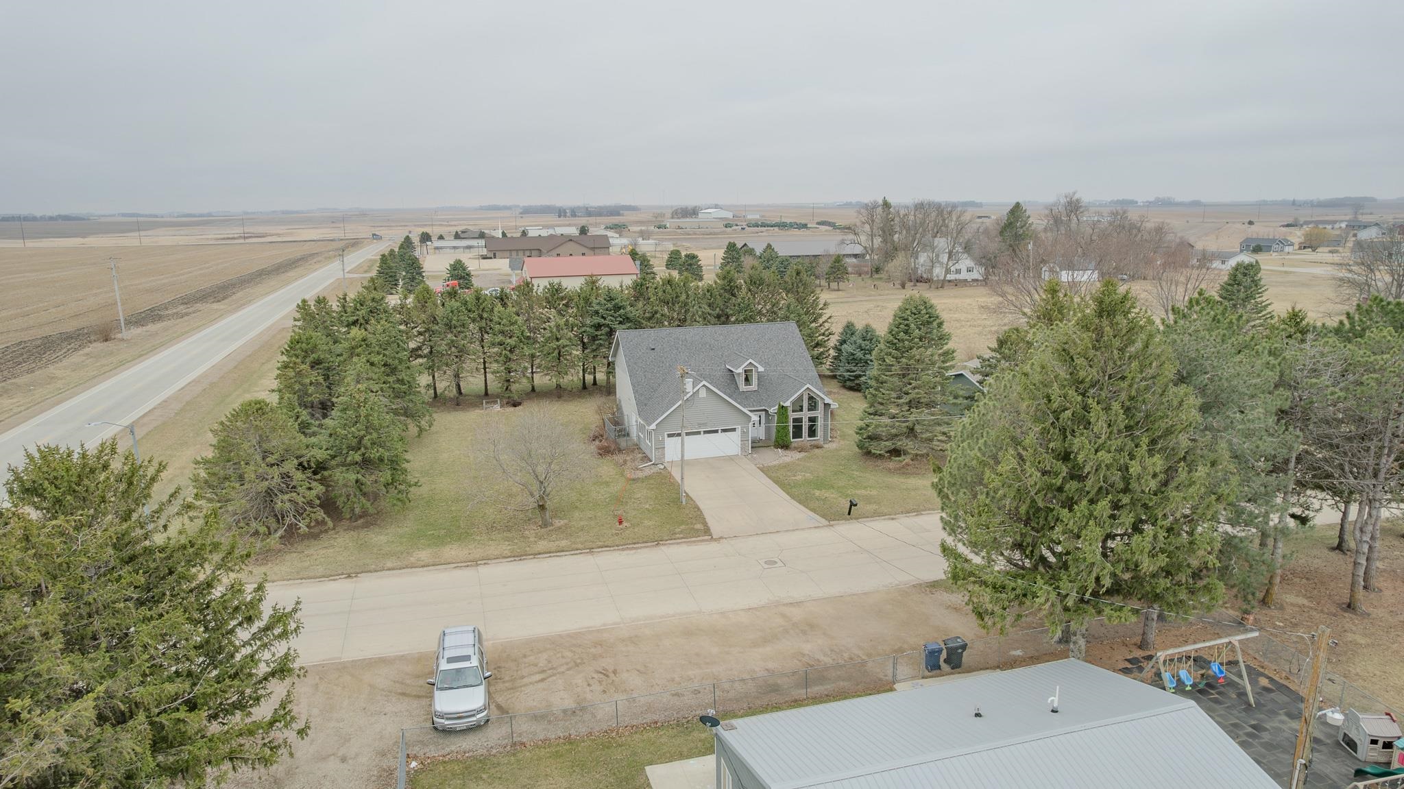 11 Lakeside Lane, Lake Park, IA 51347 