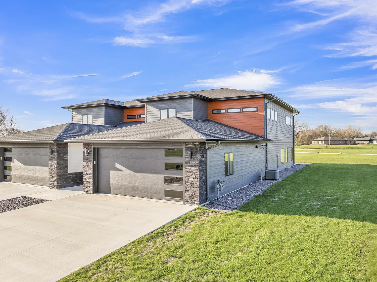 3302 Ponderosa Court #6B, Spirit Lake, IA 51360 