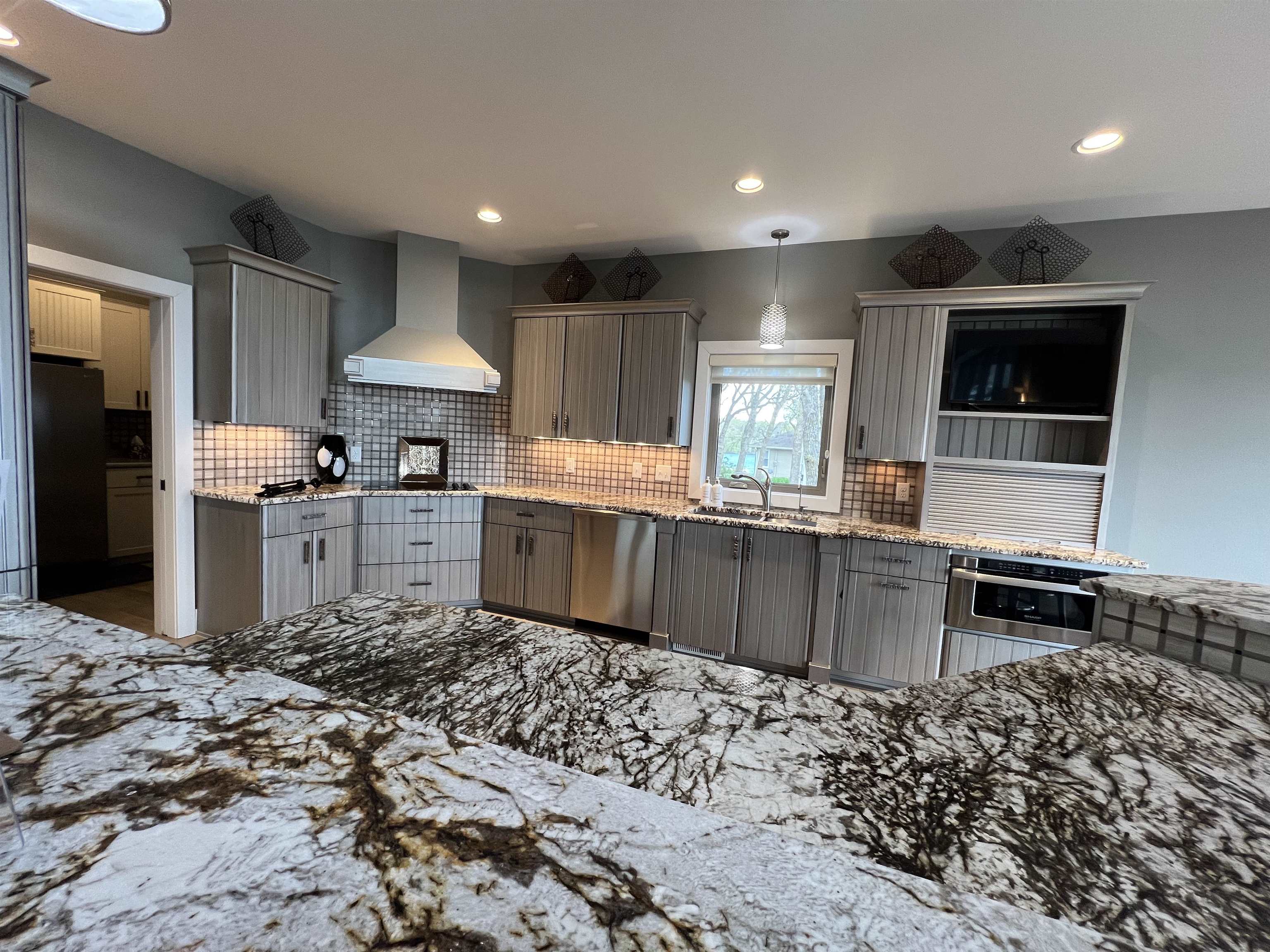 MLS #251609