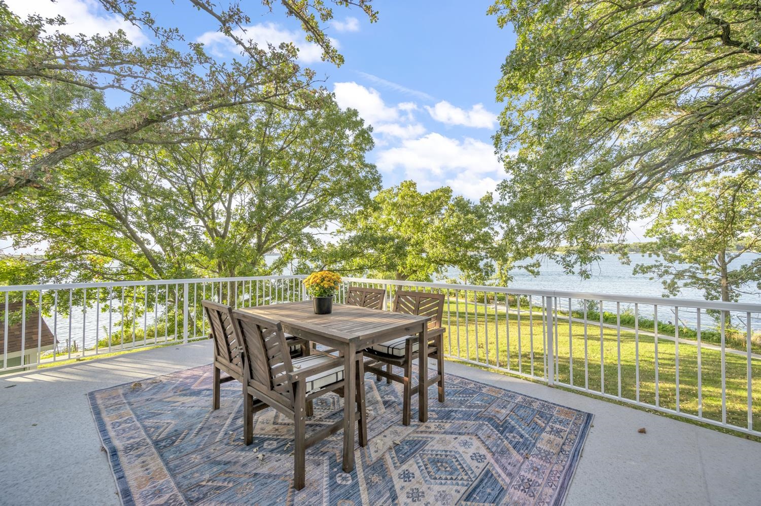 160 Pillsbury Pt, Arnolds Park, IA 51331 