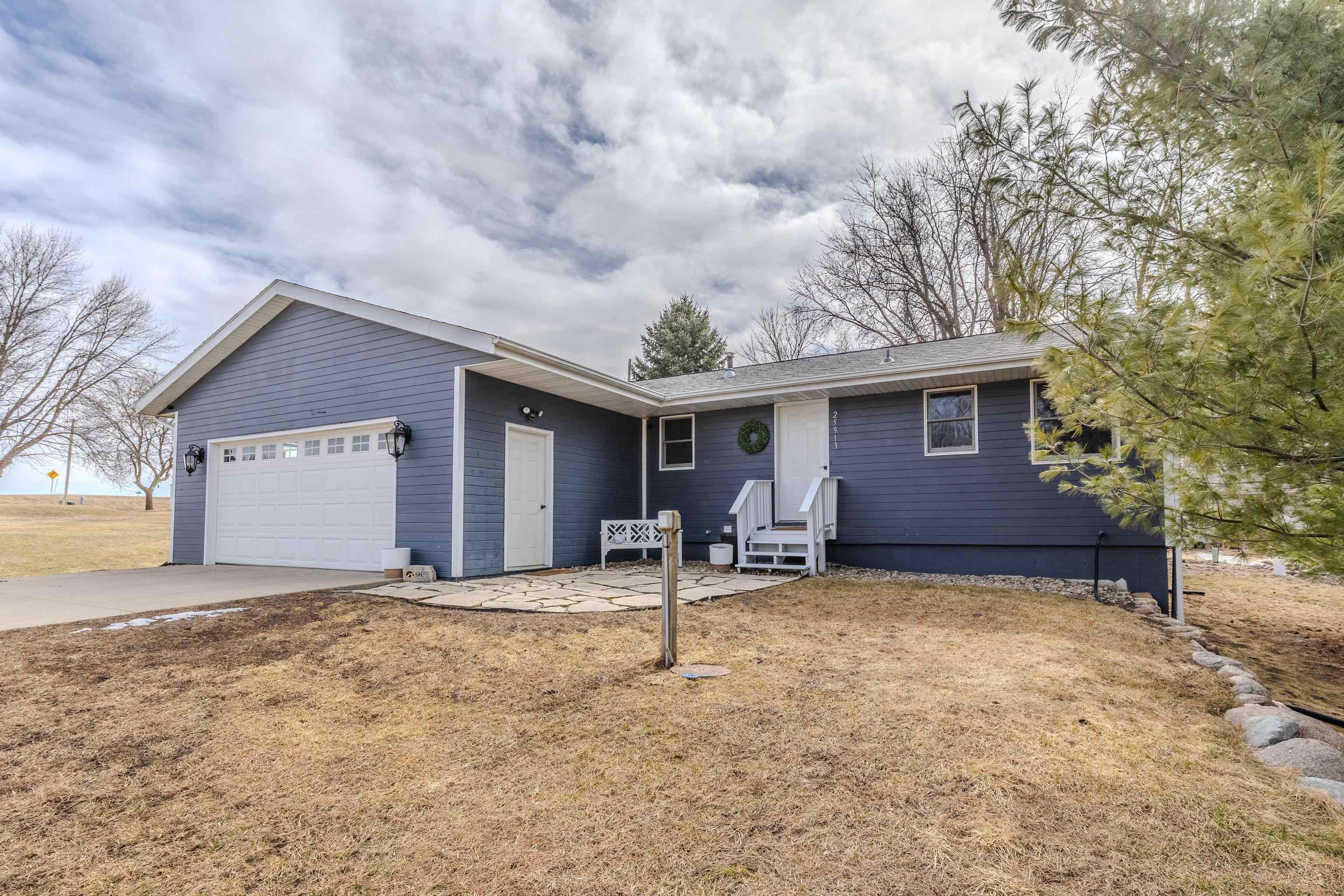 25913 162nd Street, Spirit Lake, IA 51360 