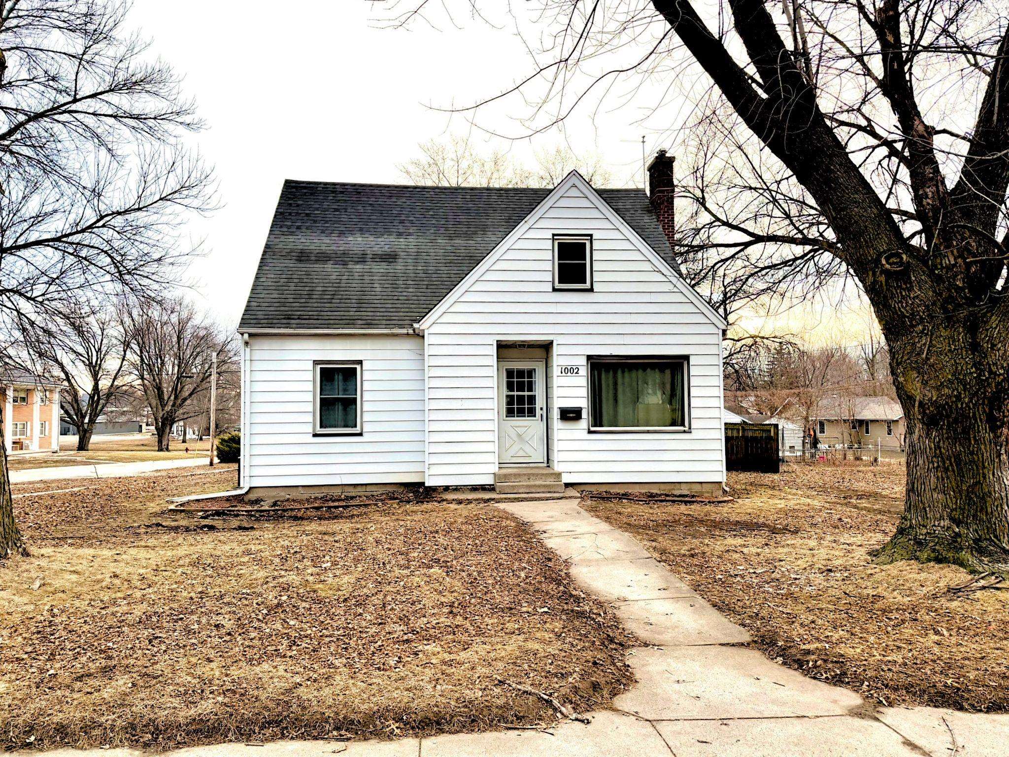 1002 Call Street, Emmetsburg, IA 50536 