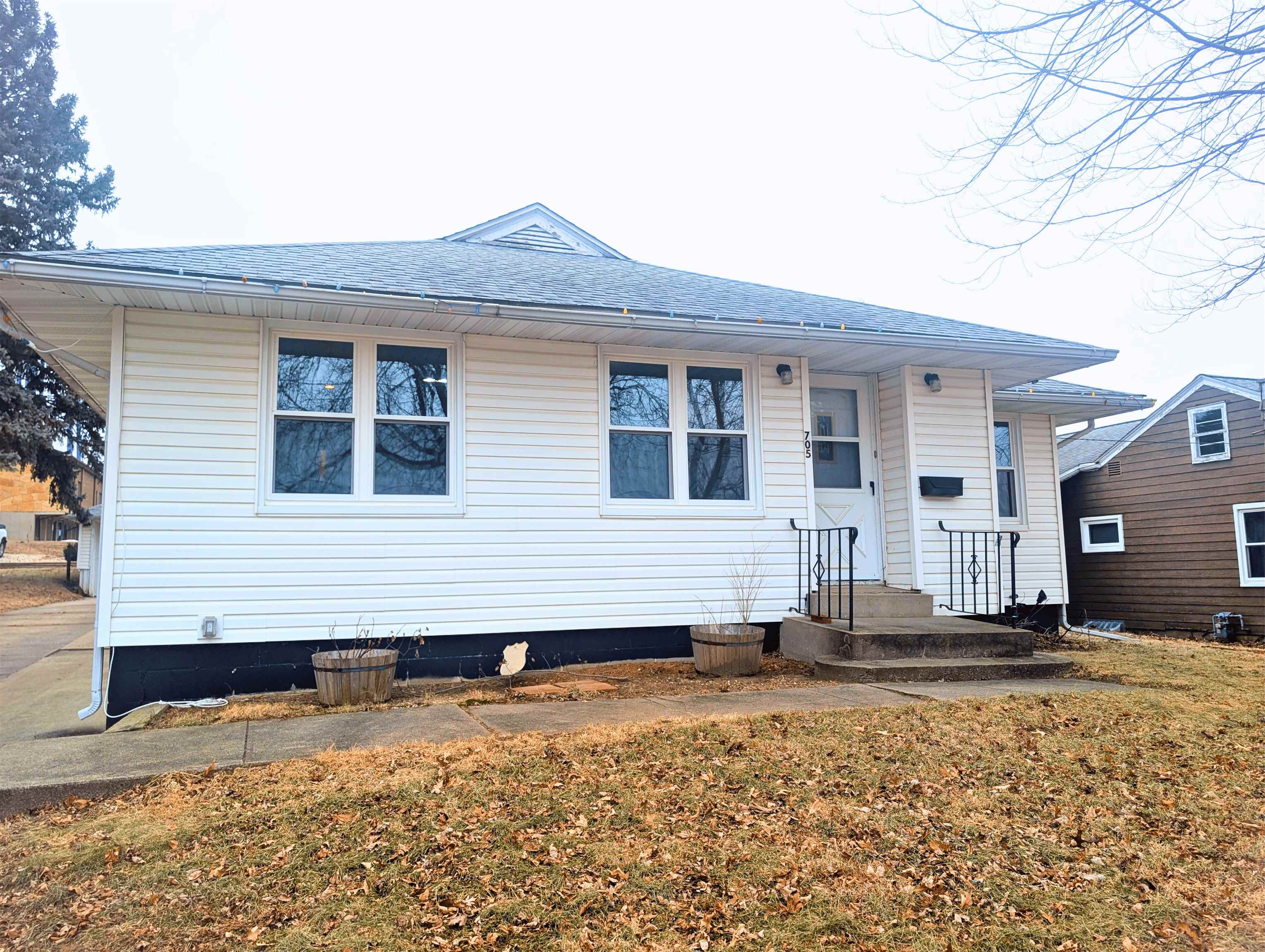 705 Ellen Street, Ida Grove, IA 51445 