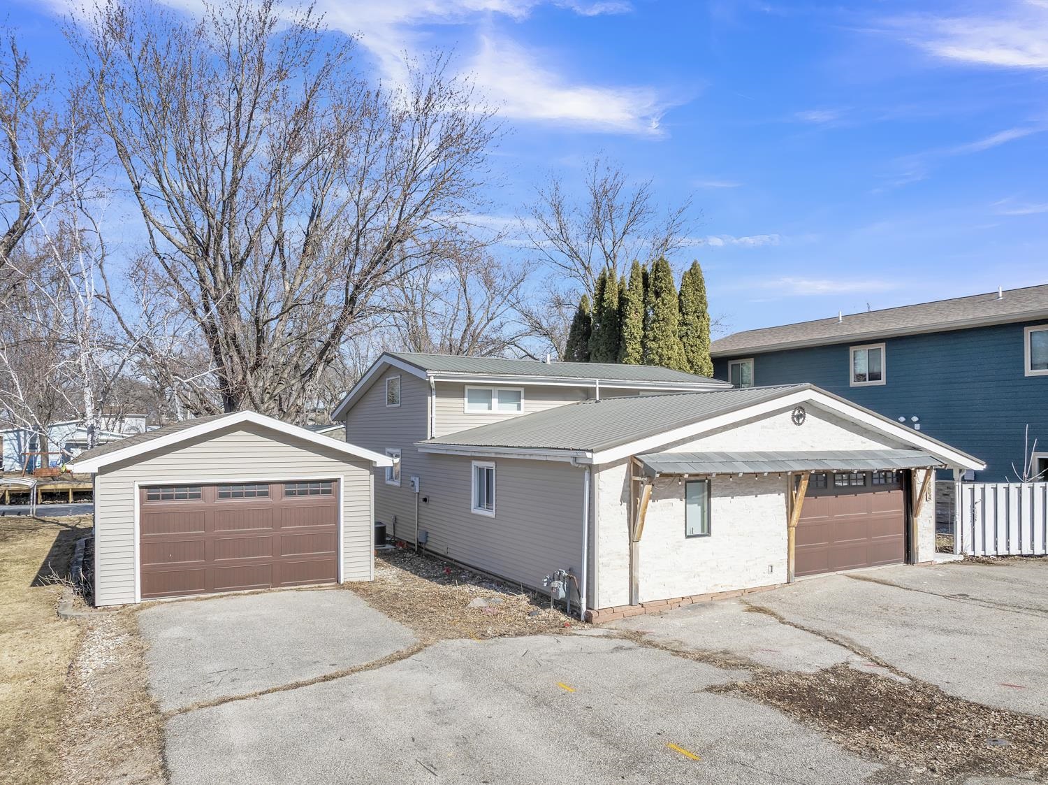 1304 Jerdee Lane, Wahpeton, IA 51351 