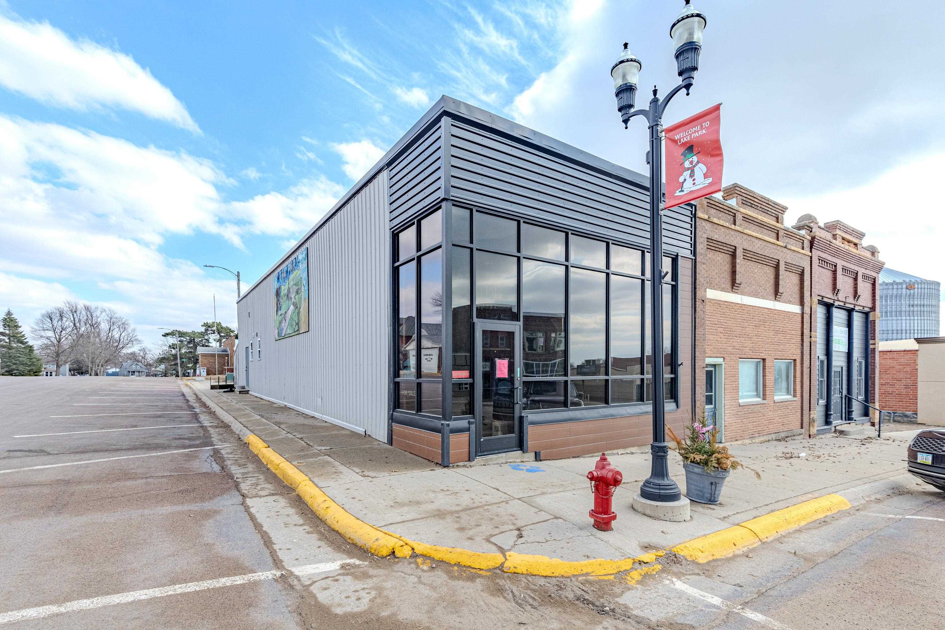 126 Market Street, Lake Park, IA 51347 