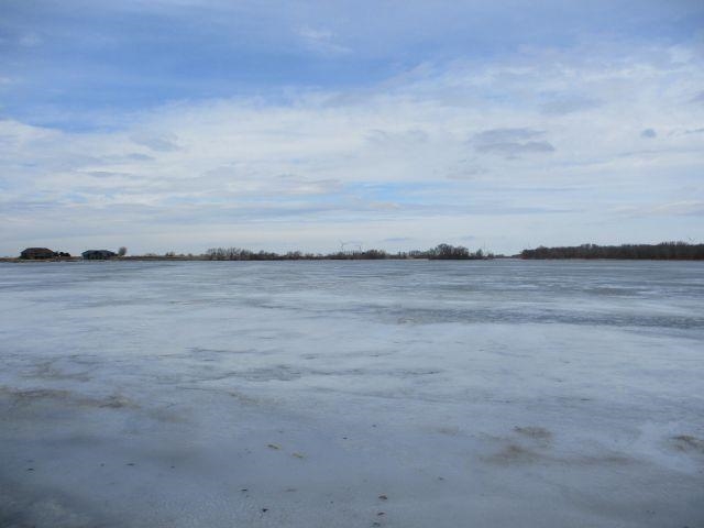 34675 Island View Lane, Emmetsburg, IA 50536 