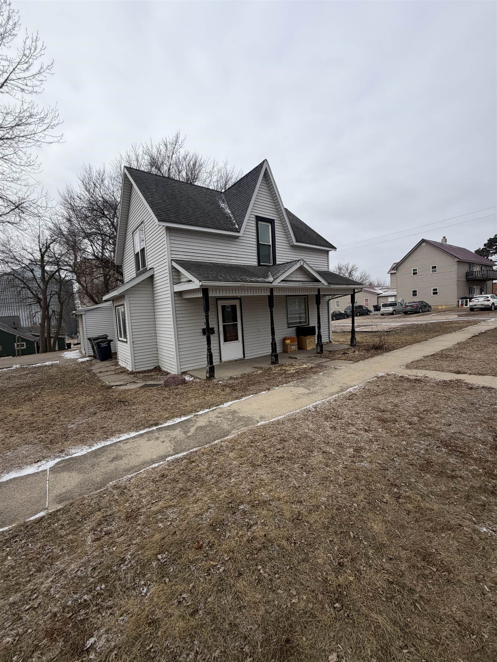 106 Avenue A E, Lake Park, IA 51347 