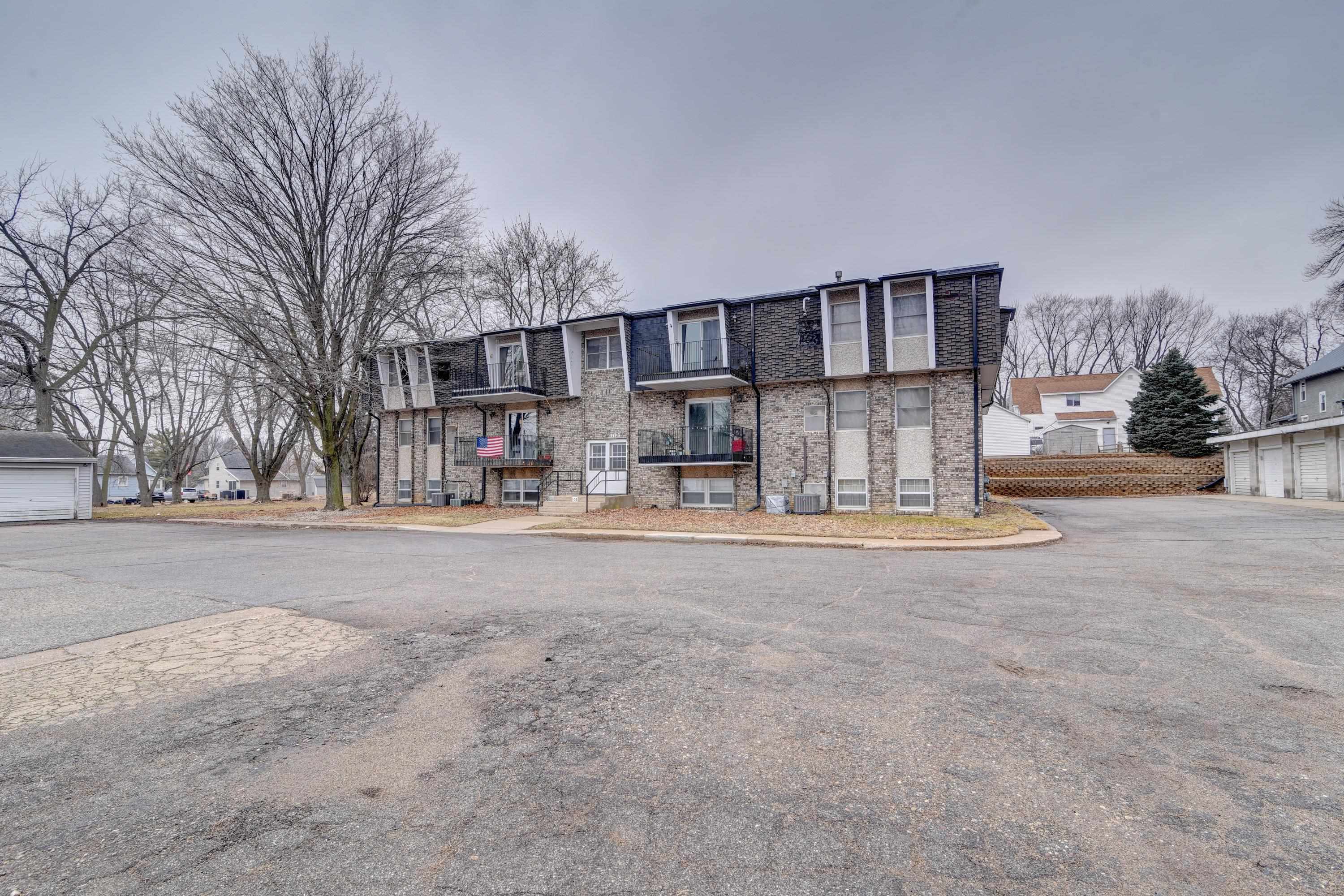 103 14th Street #3, Estherville, IA 51334 