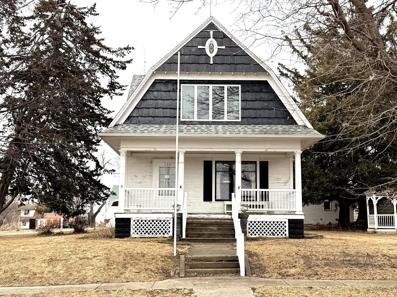 206 1st Ave, Rembrandt, IA 50576 