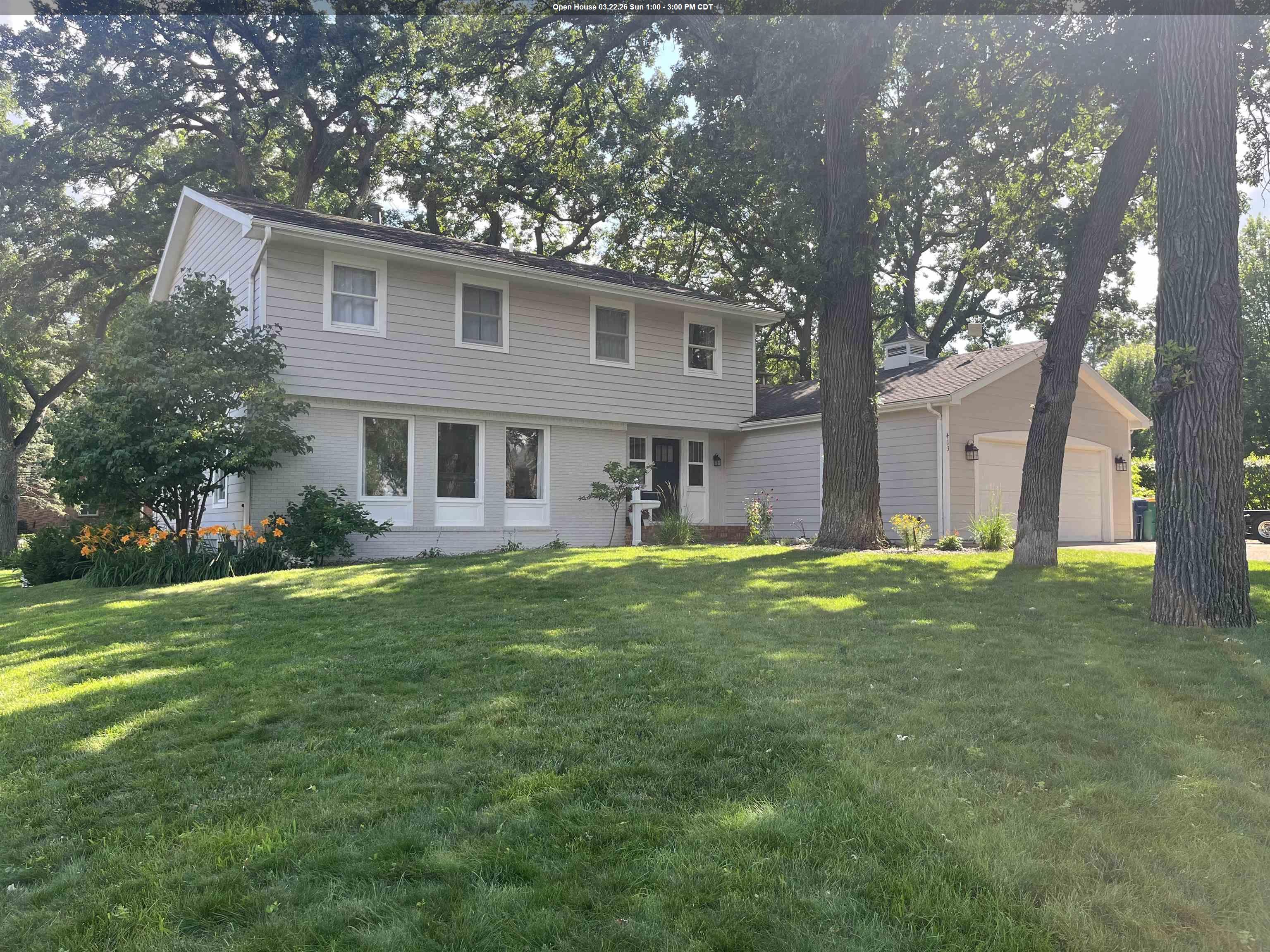 413 8th St, Spirit Lake, IA 51360 