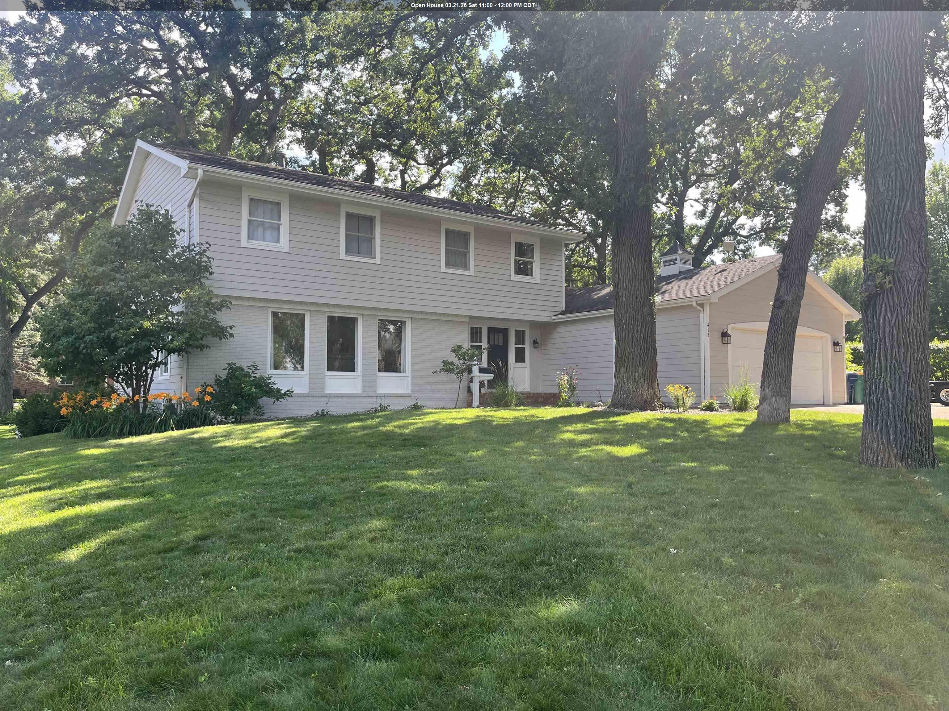 413 8th St, Spirit Lake, IA 51360 