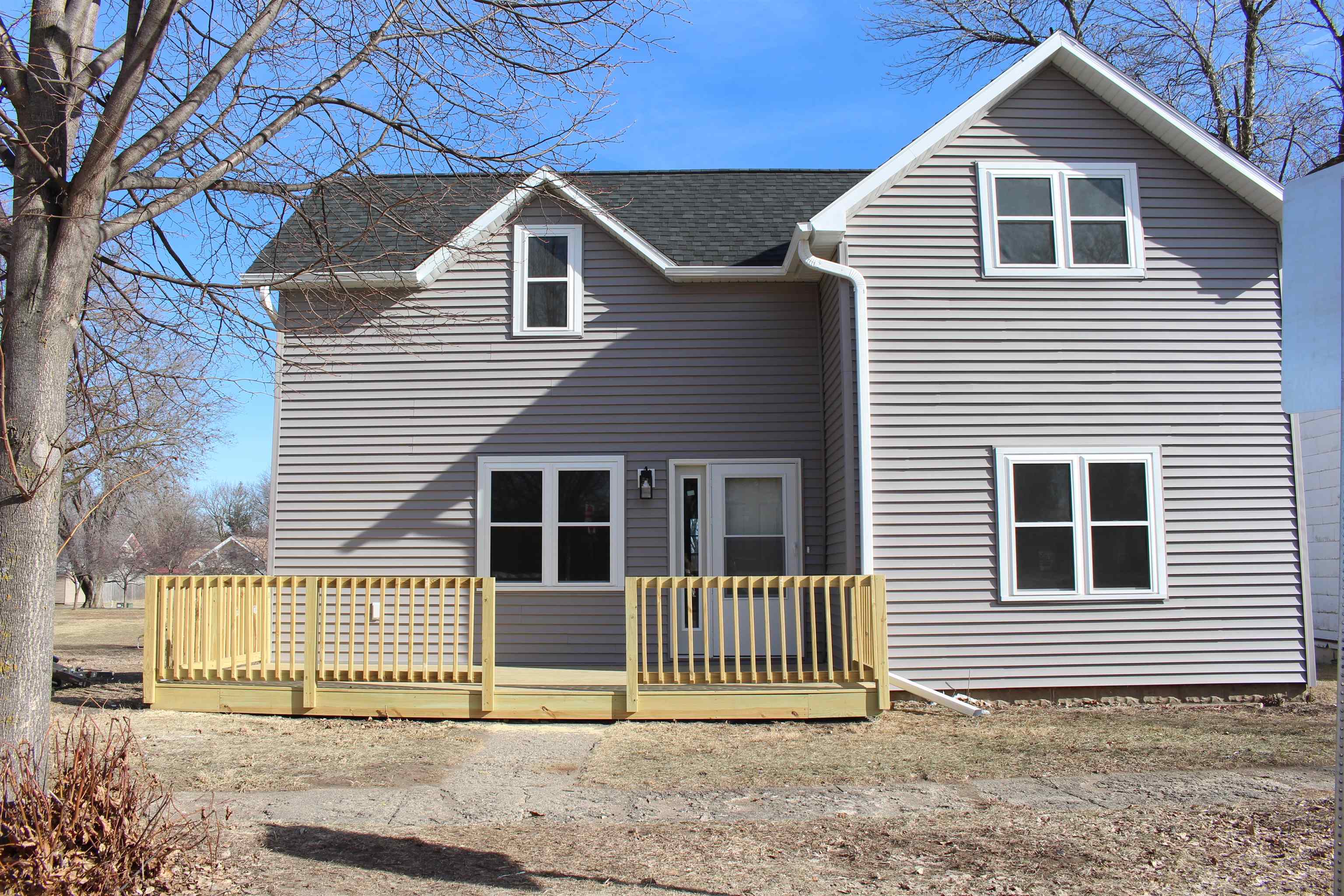 128 Vine Street, Lake View, IA 51450 