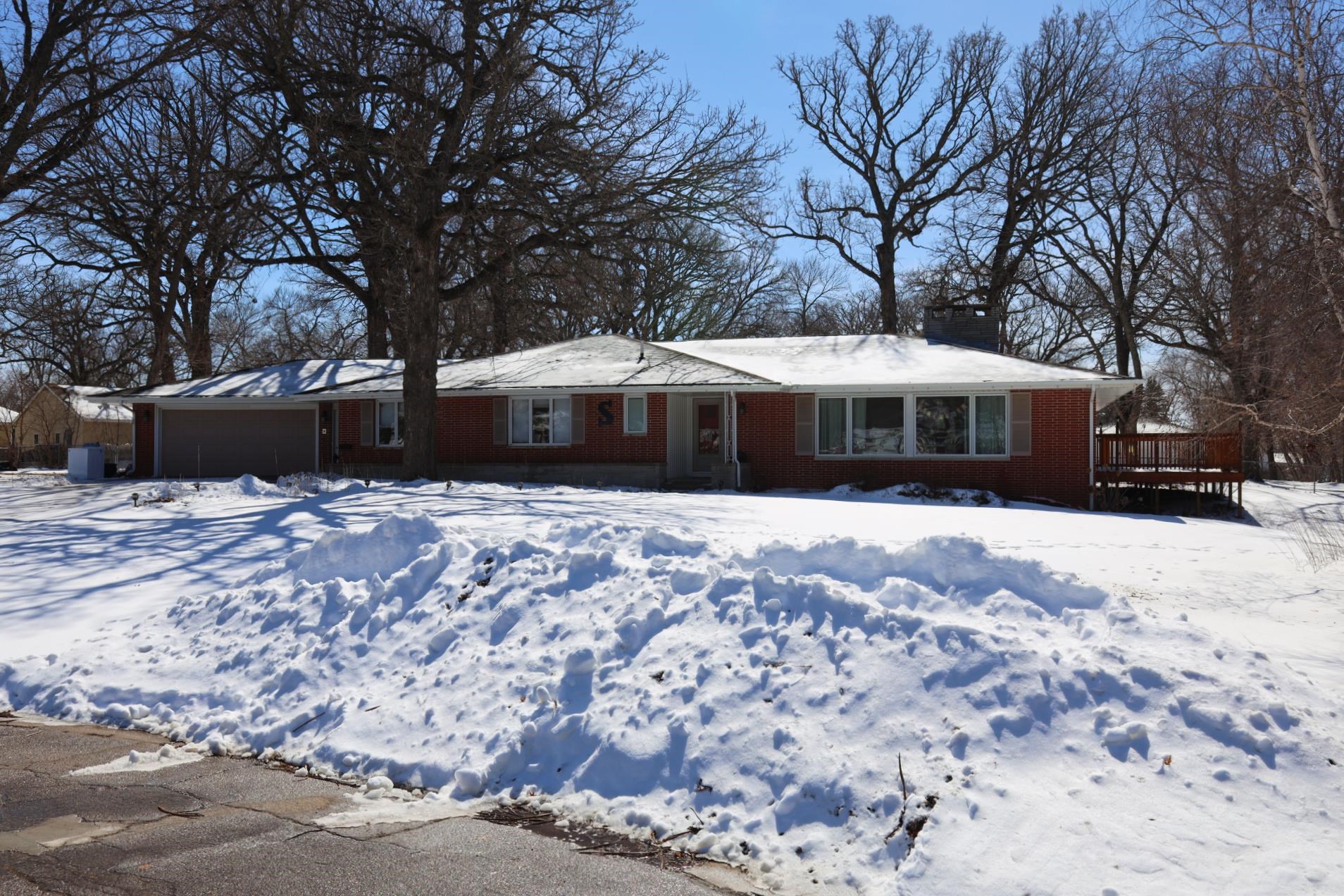 33 Manor Circle, Estherville, IA 51334 