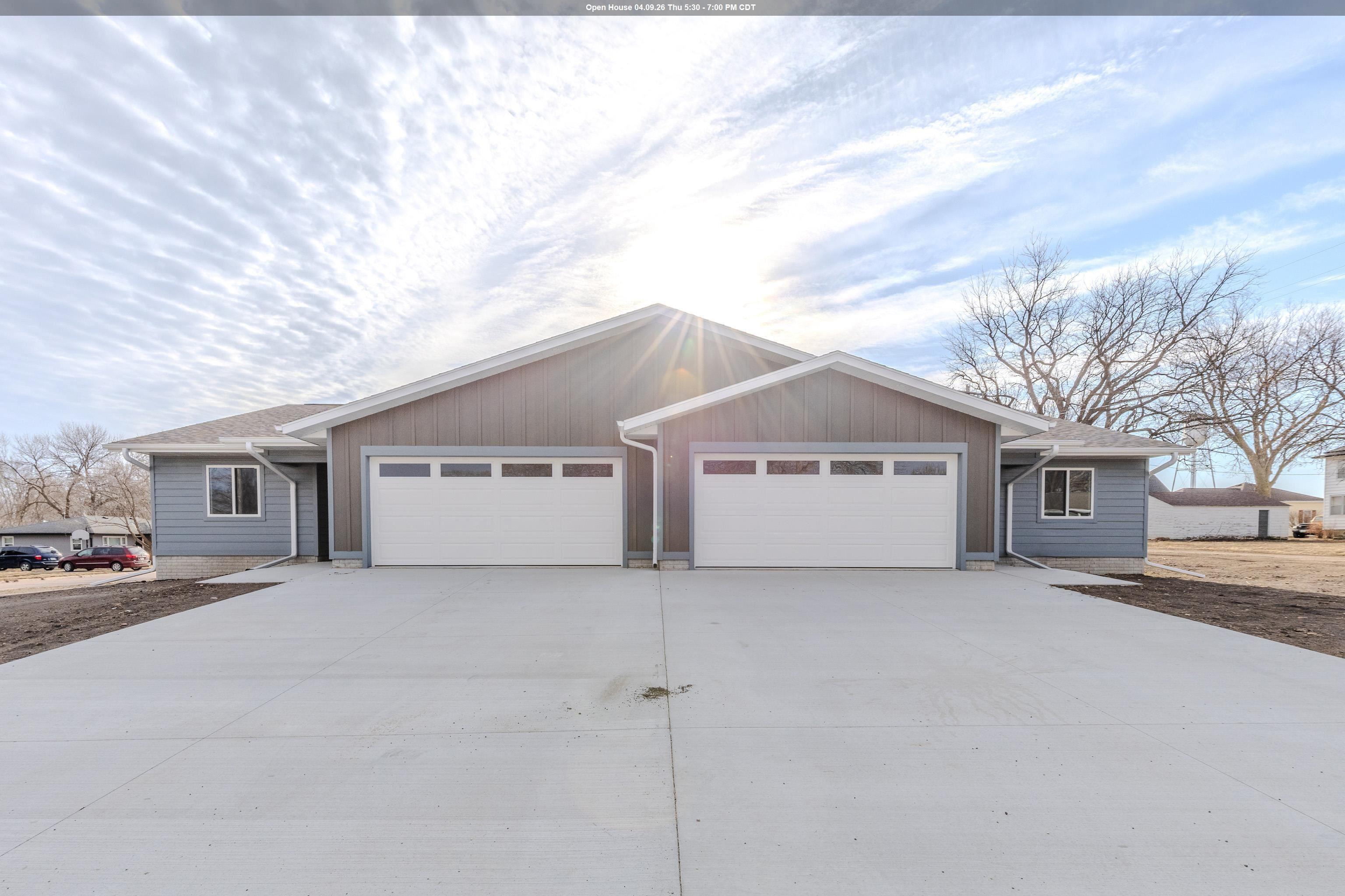 306 W 1st Street #Unit B, Lake Park, IA 51347 
