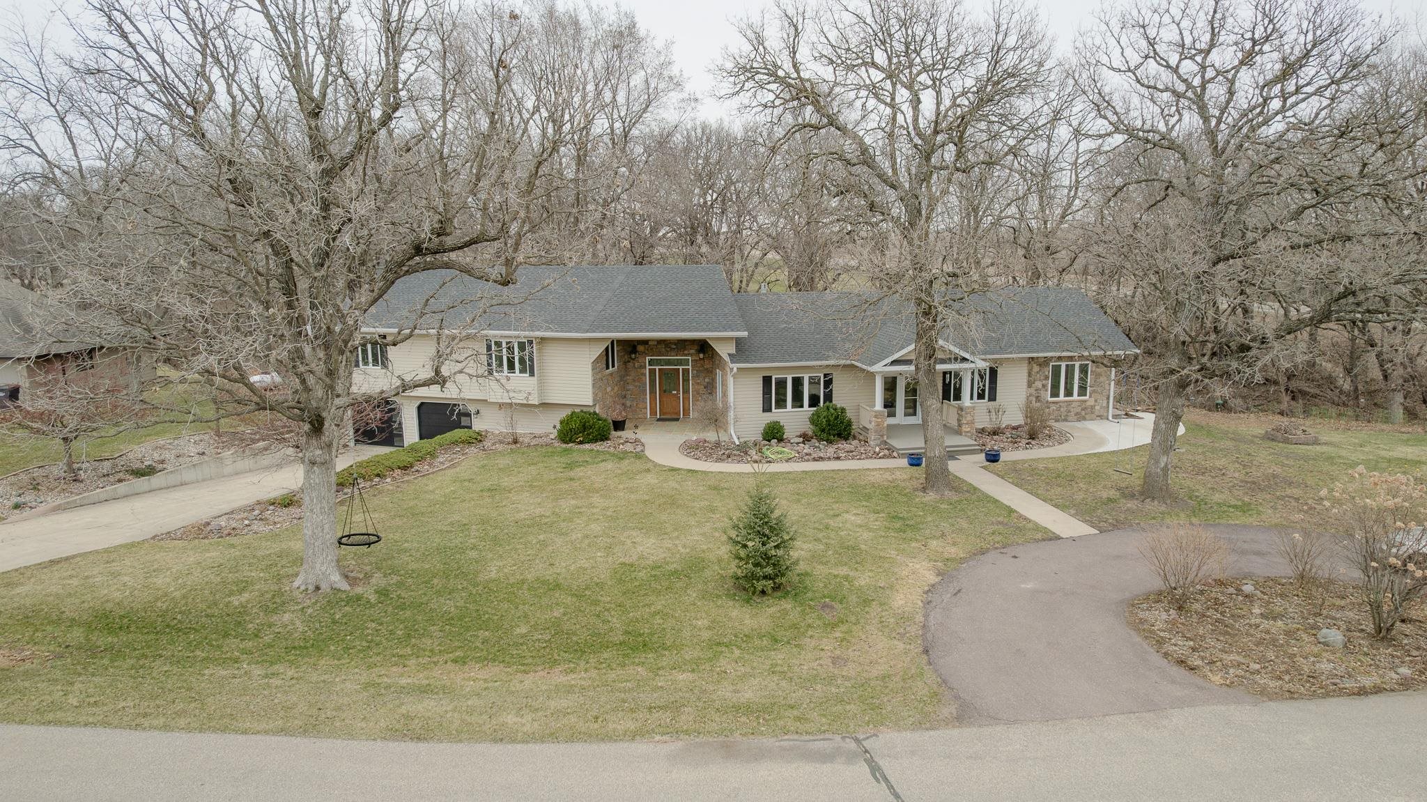 25990 Woodside Ct., Spirit Lake, IA 51360 