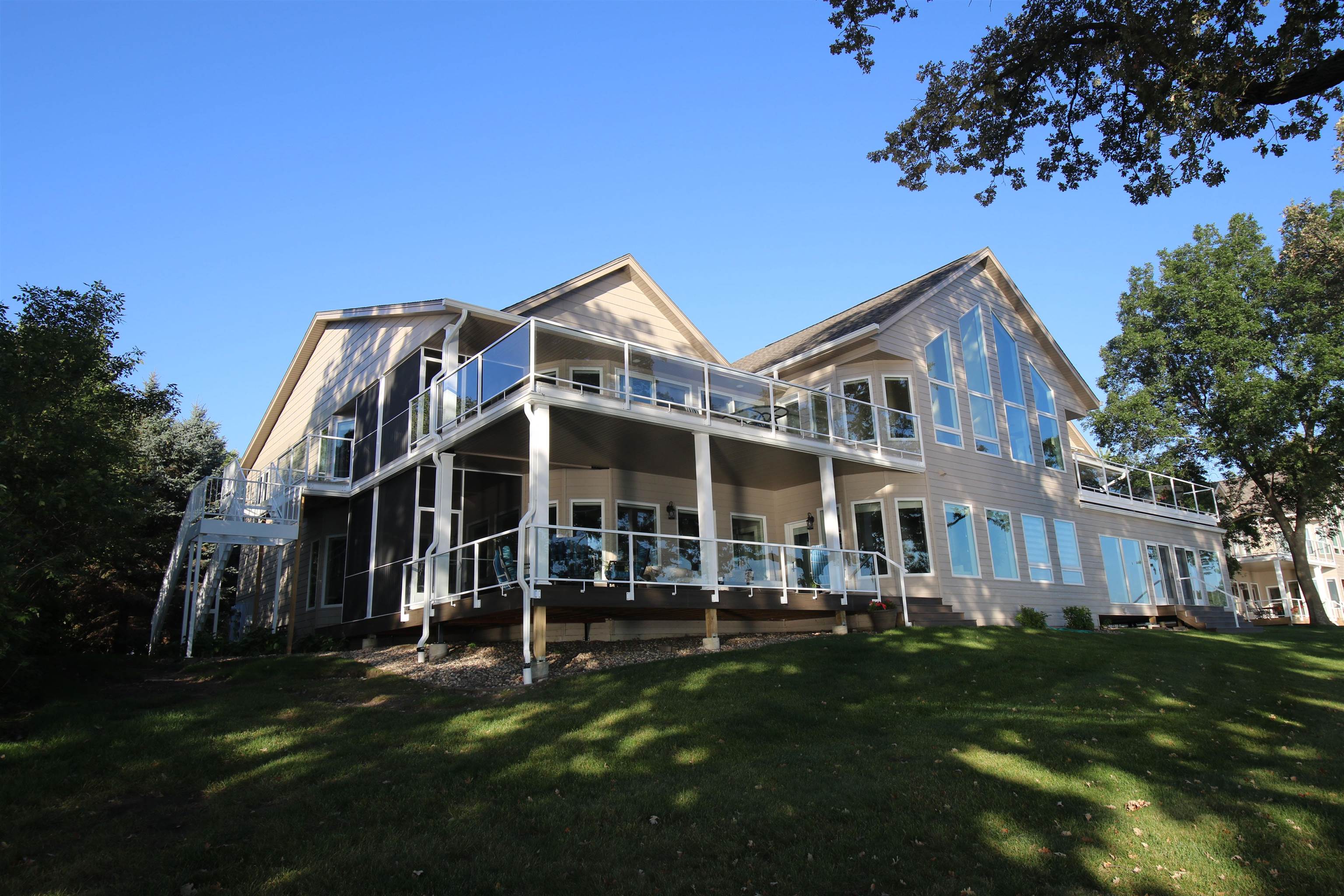 17202 Ross Rd #4S, Spirit Lake, IA 51360 