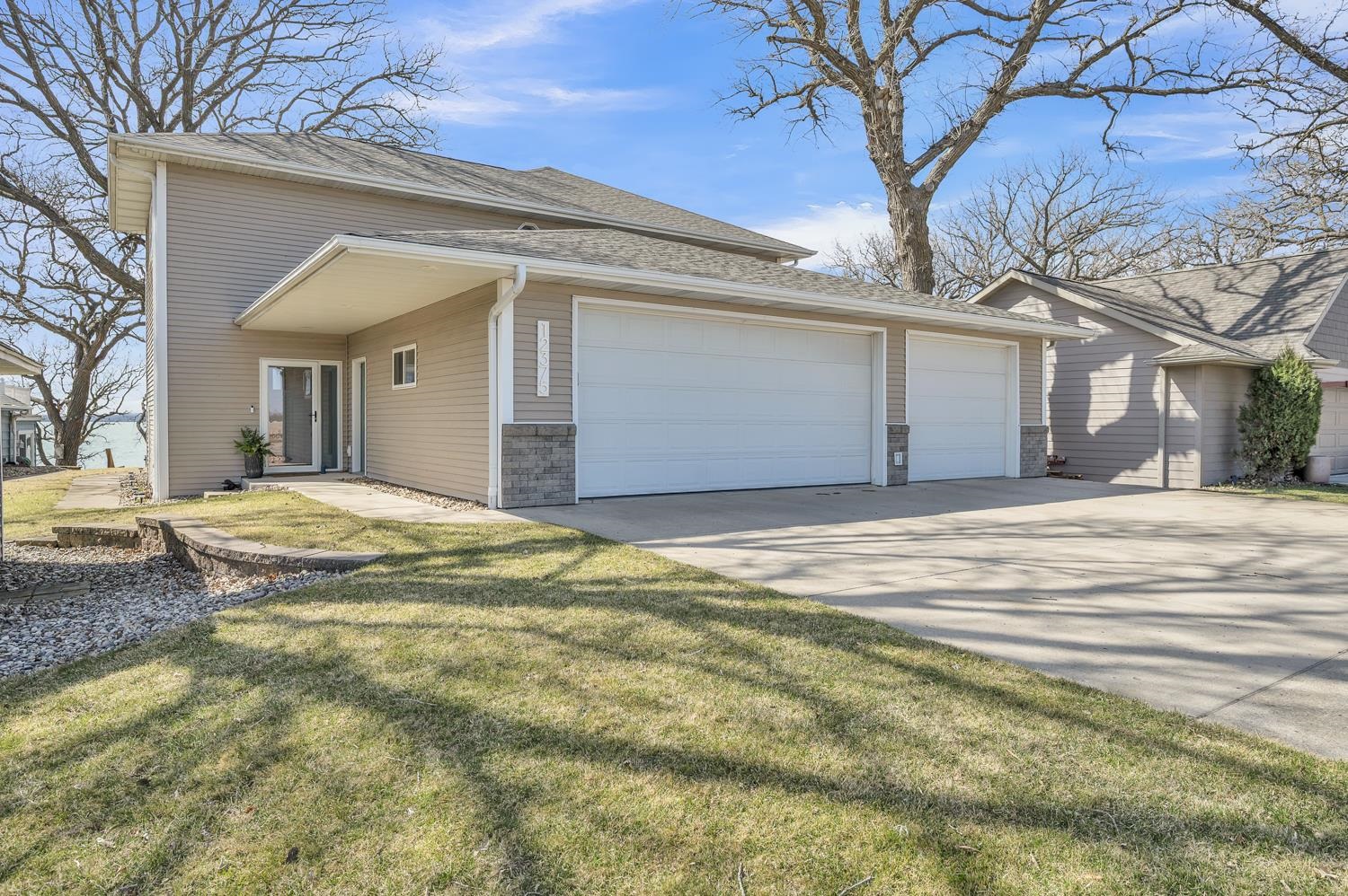 12375 253rd Avenue, Orleans, IA 51360 