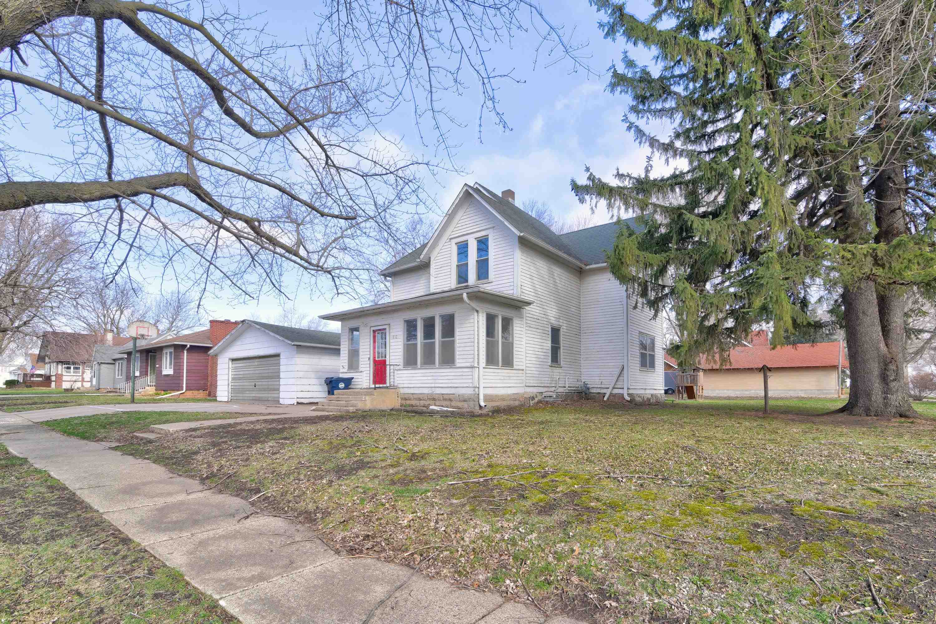 910 2nd Avenue, Armstrong, IA 50514 