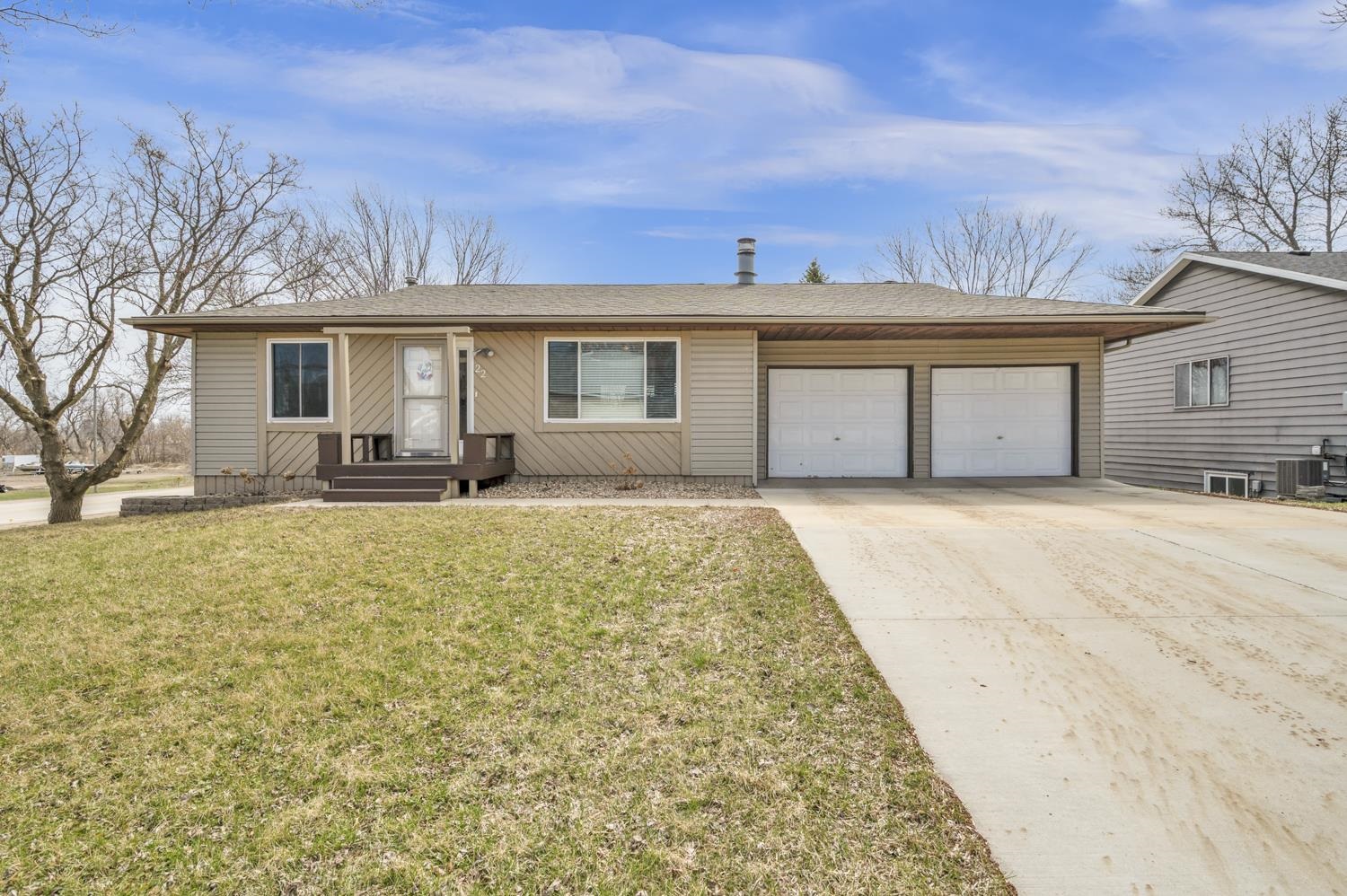 22 Maple Drive, Lake Park, IA 51347 