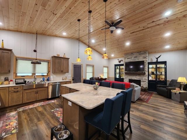 210 3RD Street, Mallard, IA 50562 