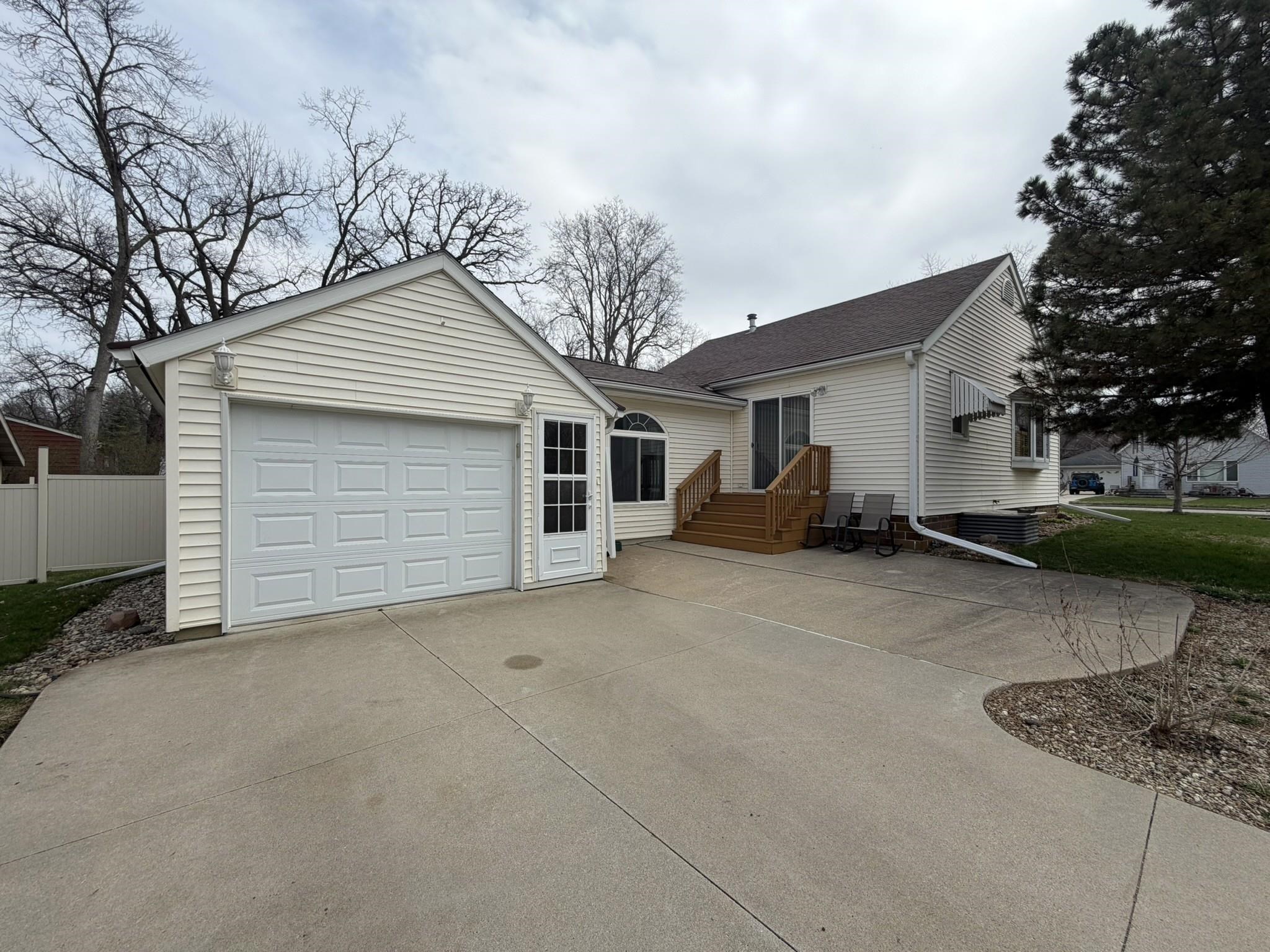 919 6th Street, Estherville, IA 51334 