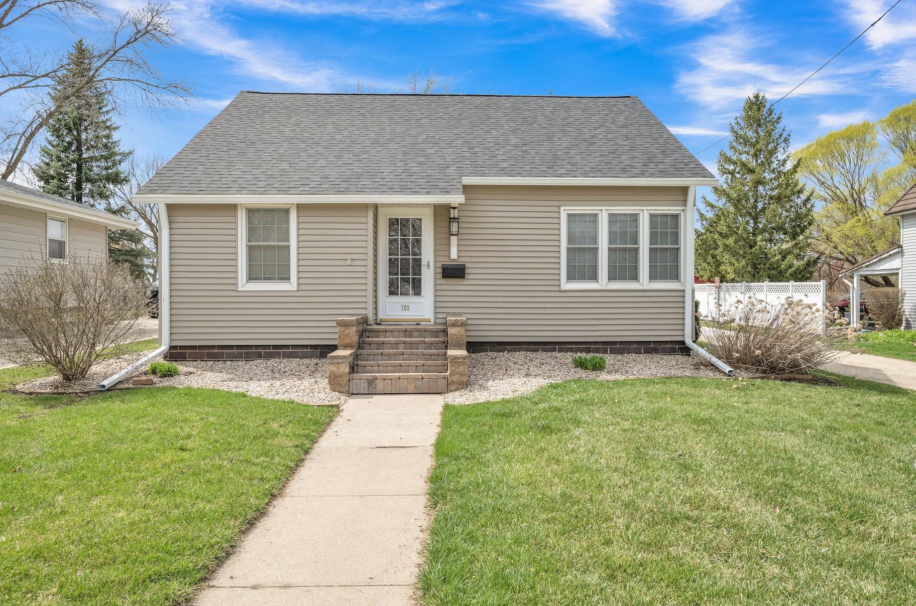 703 Superior Street, Emmetsburg, IA 50536 