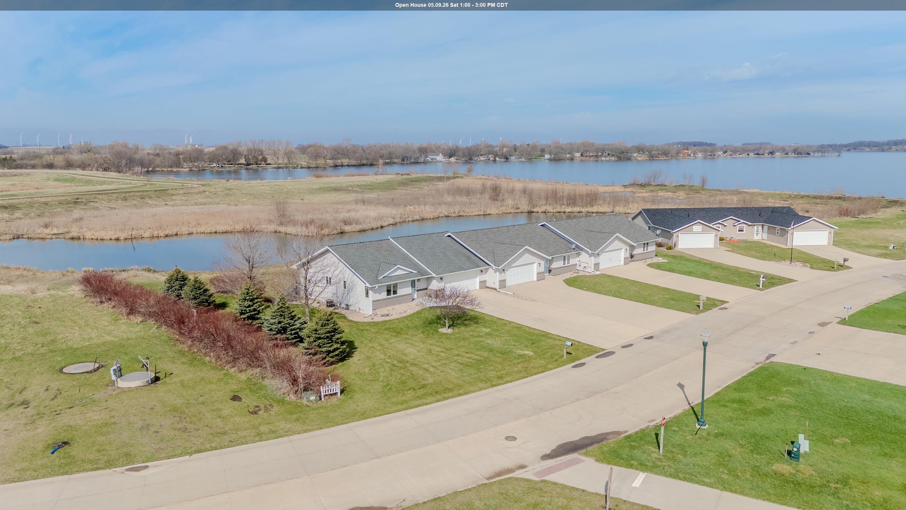 416 Beachcomber Dr #3, Lake Park, IA 51347 