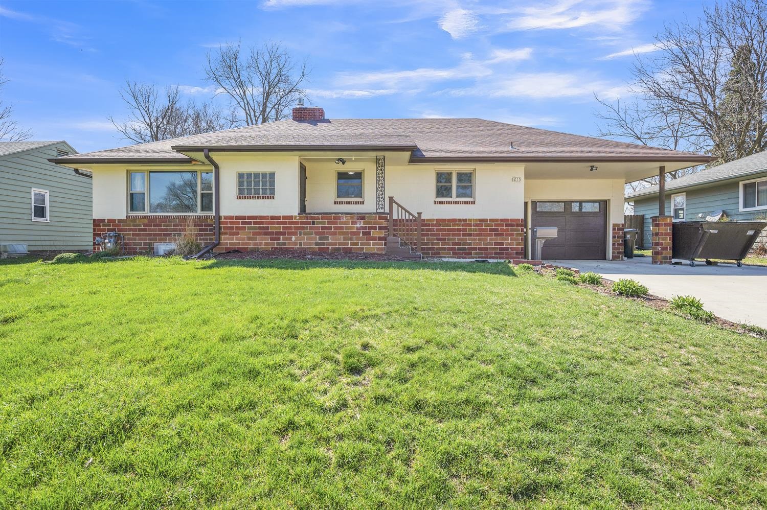 215 14th Street, Estherville, IA 51334 